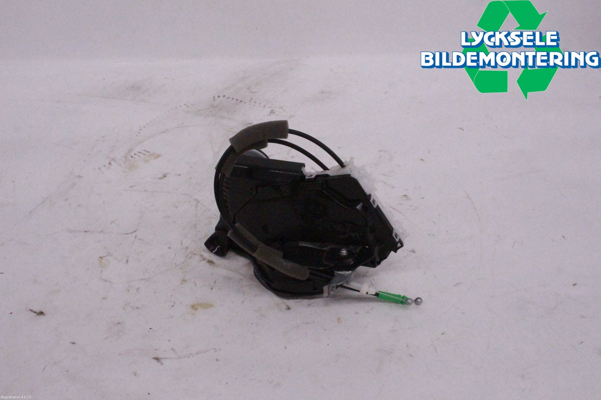 Toyota YARIS XP21 20- Låskista-Dörrlås