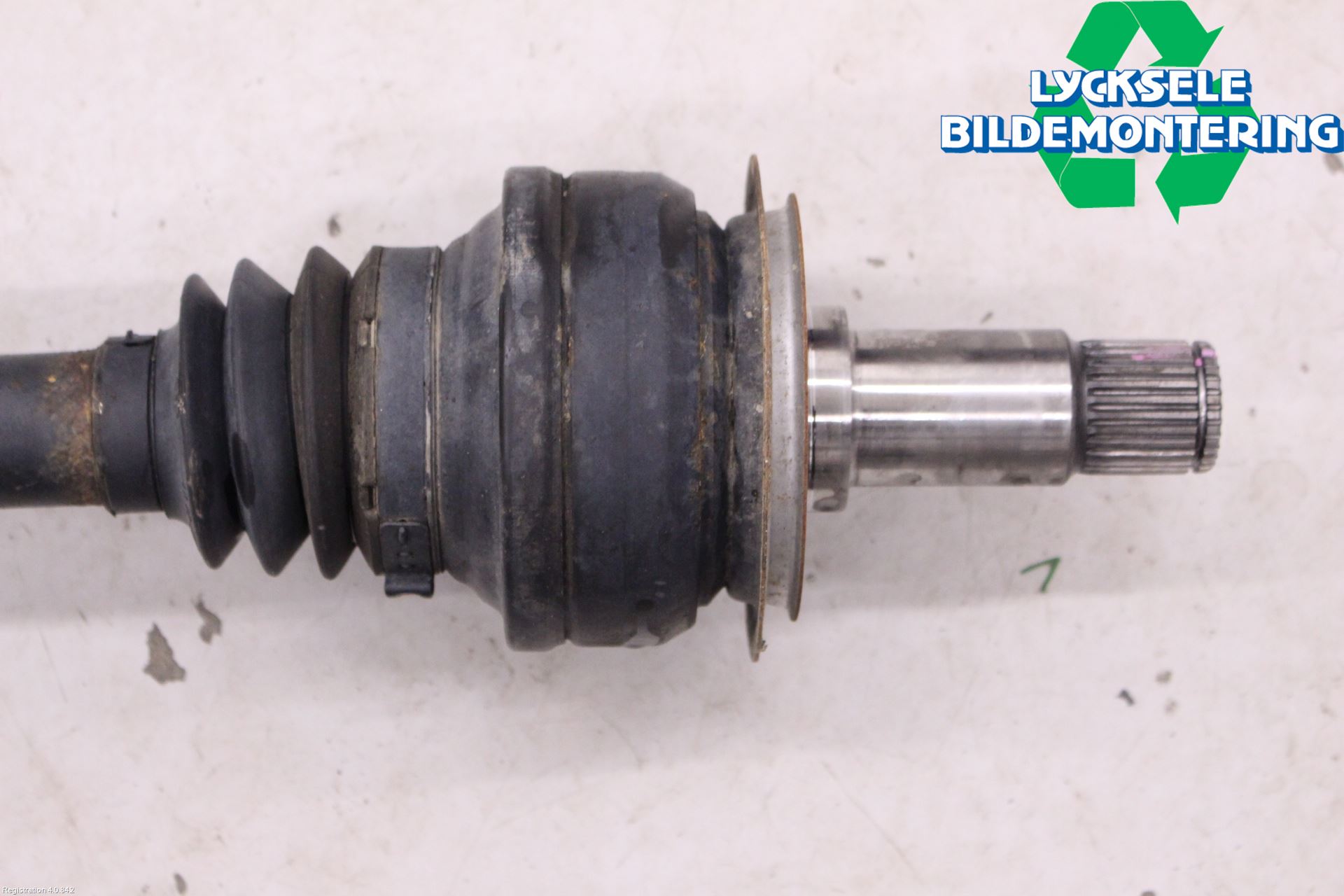 Mercedes-Benz MB CLS (C218/X218) 11-17 Drivaxel Bak Vänster