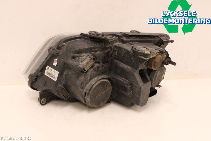 Volkswagen VW AMAROK 2H 10-22 Strålkastare Höger