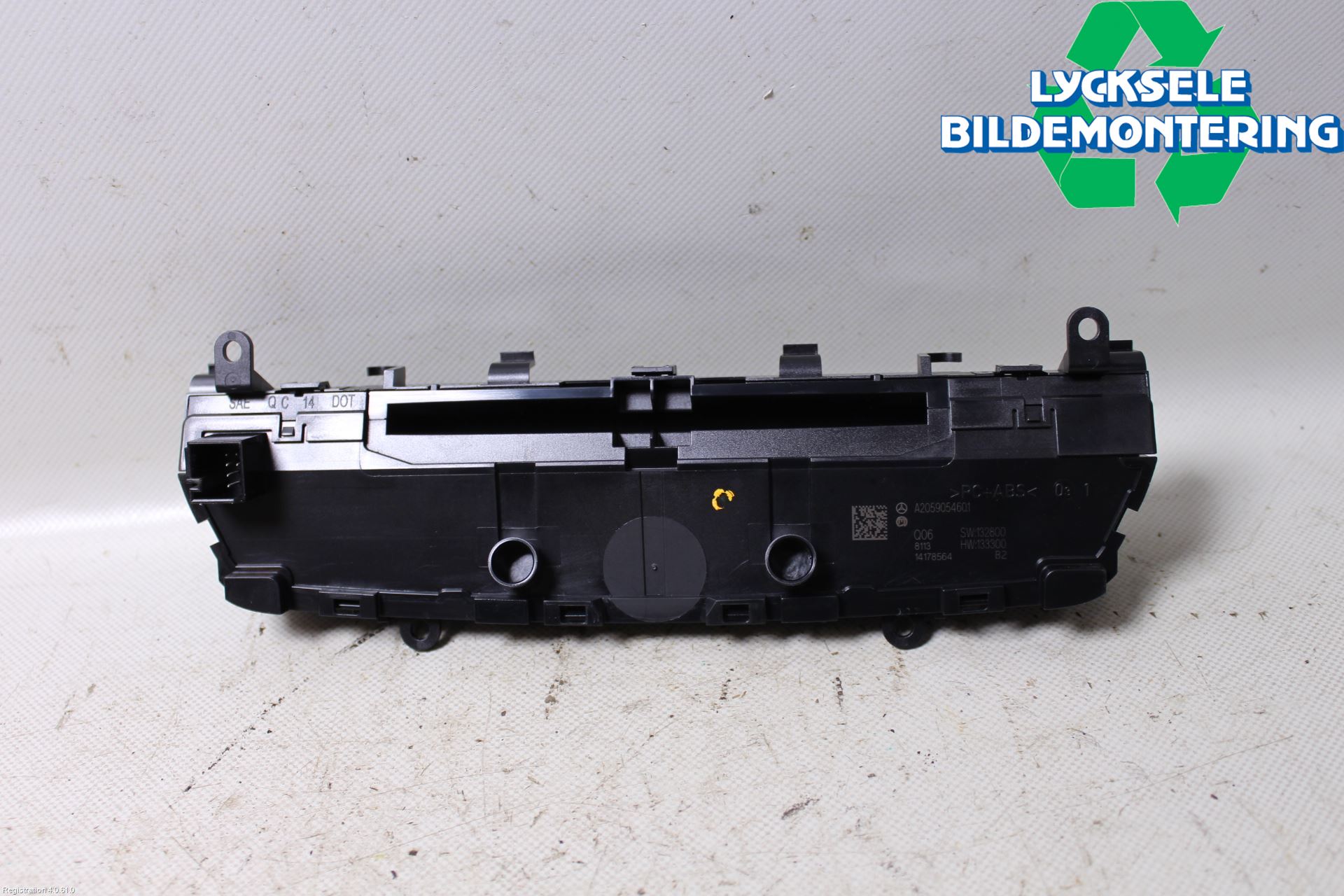Mercedes-Benz MB C-KLASS (W205) 14-21 Cd Radio - Multimediapanel