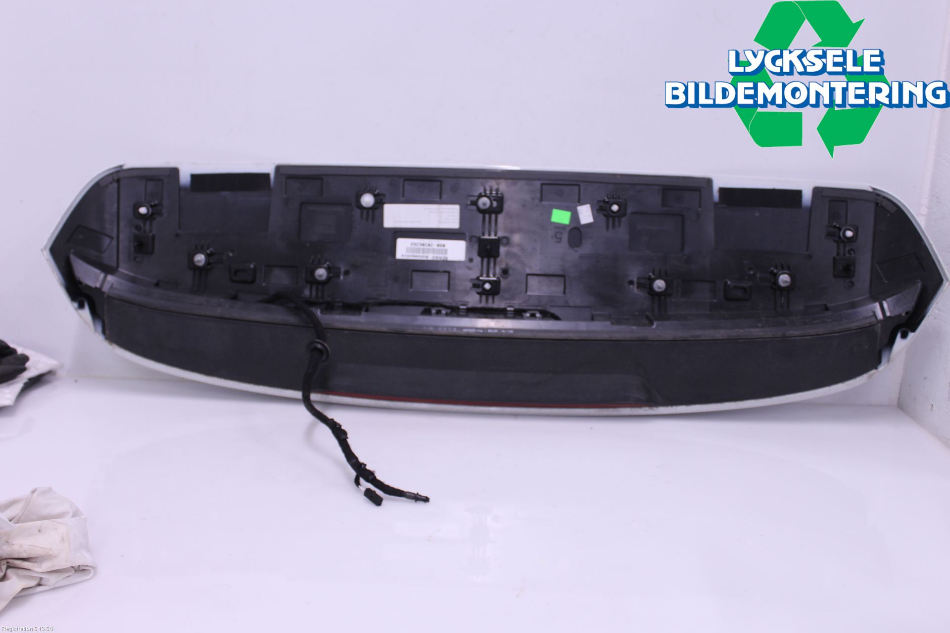 Volkswagen VW GOLF / E-GOLF VIII 20- Spoiler Baklucka