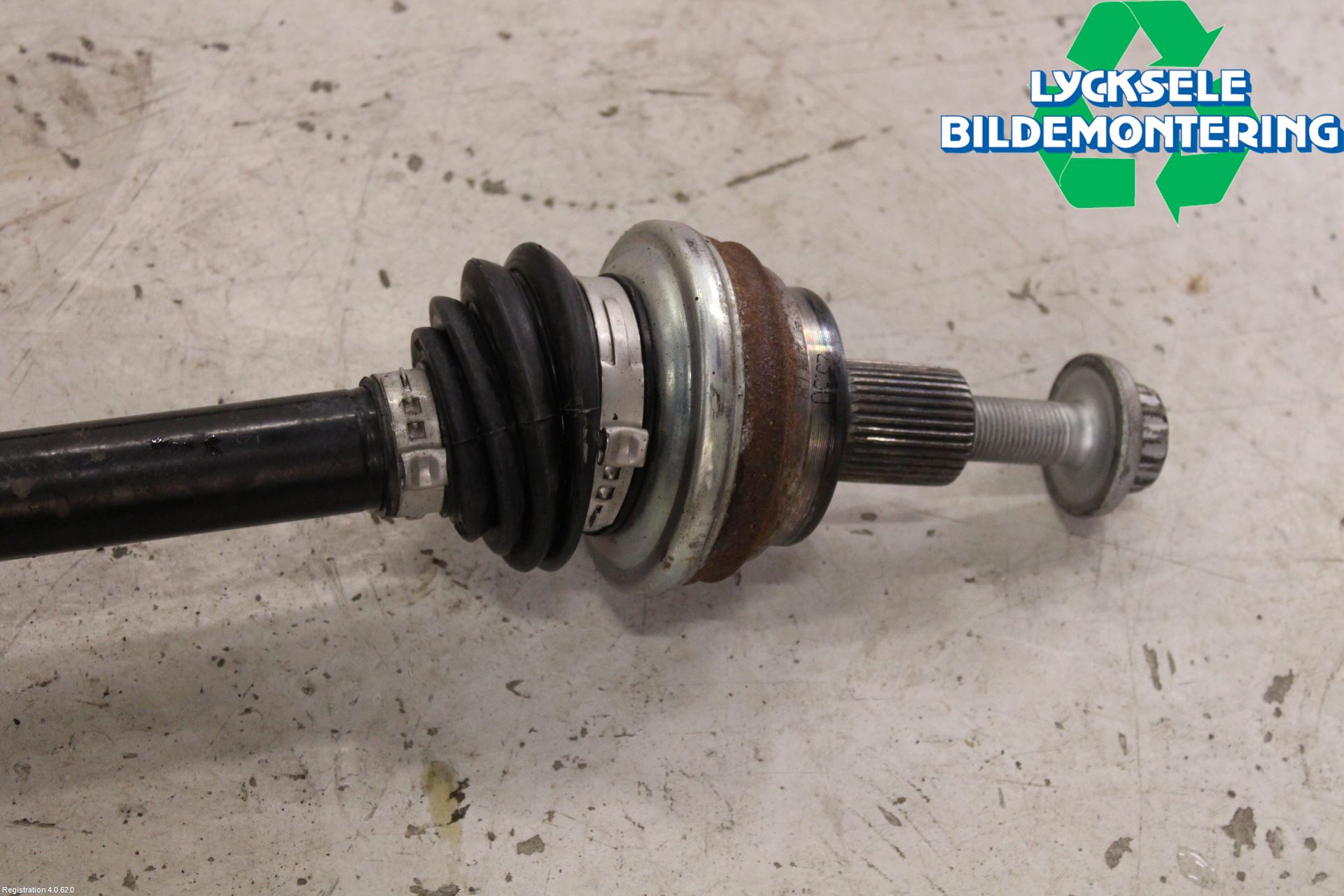 Volkswagen VW TIGUAN 16-24 Drivaxel Bak Vänster