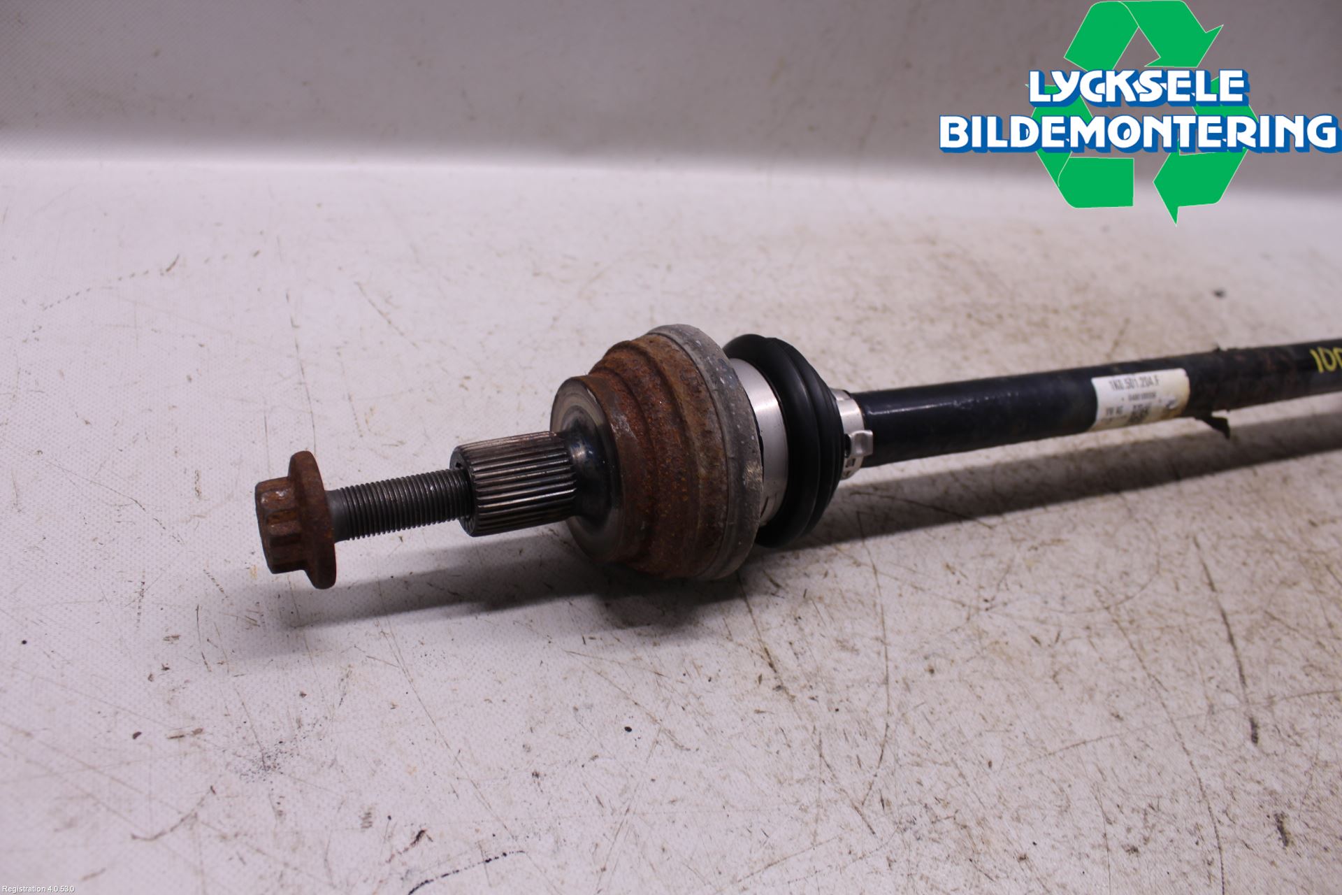 Volkswagen VW PASSAT 11-14 Drivaxel Bak Höger