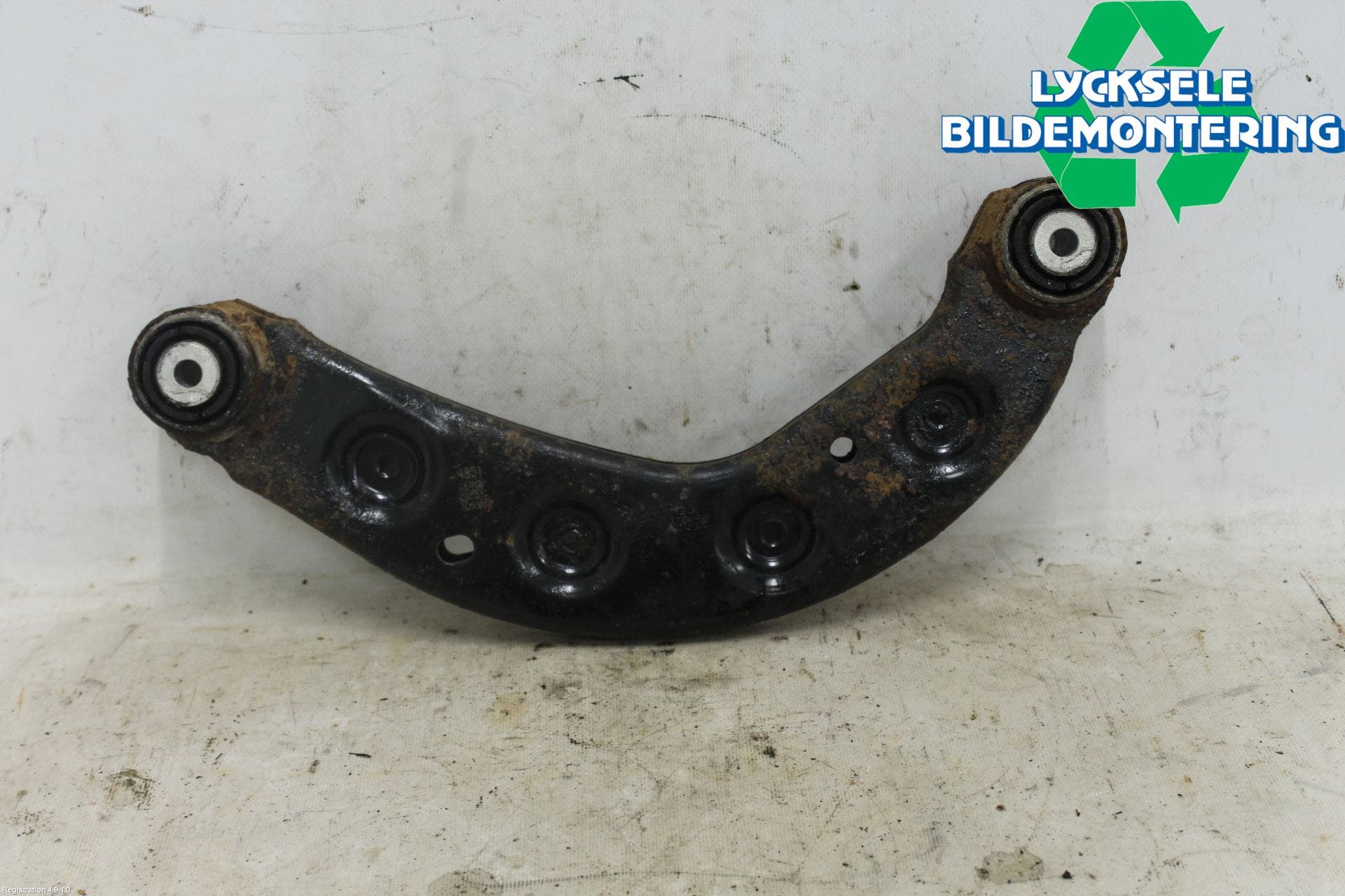 Volvo V90 17->> Bärarm Bak Övre Höger