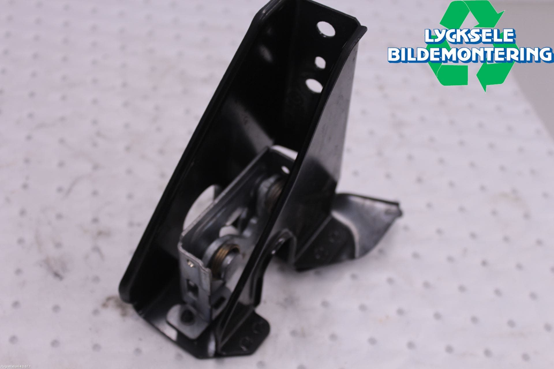 BMW X1 E84 10-15 Huvlås