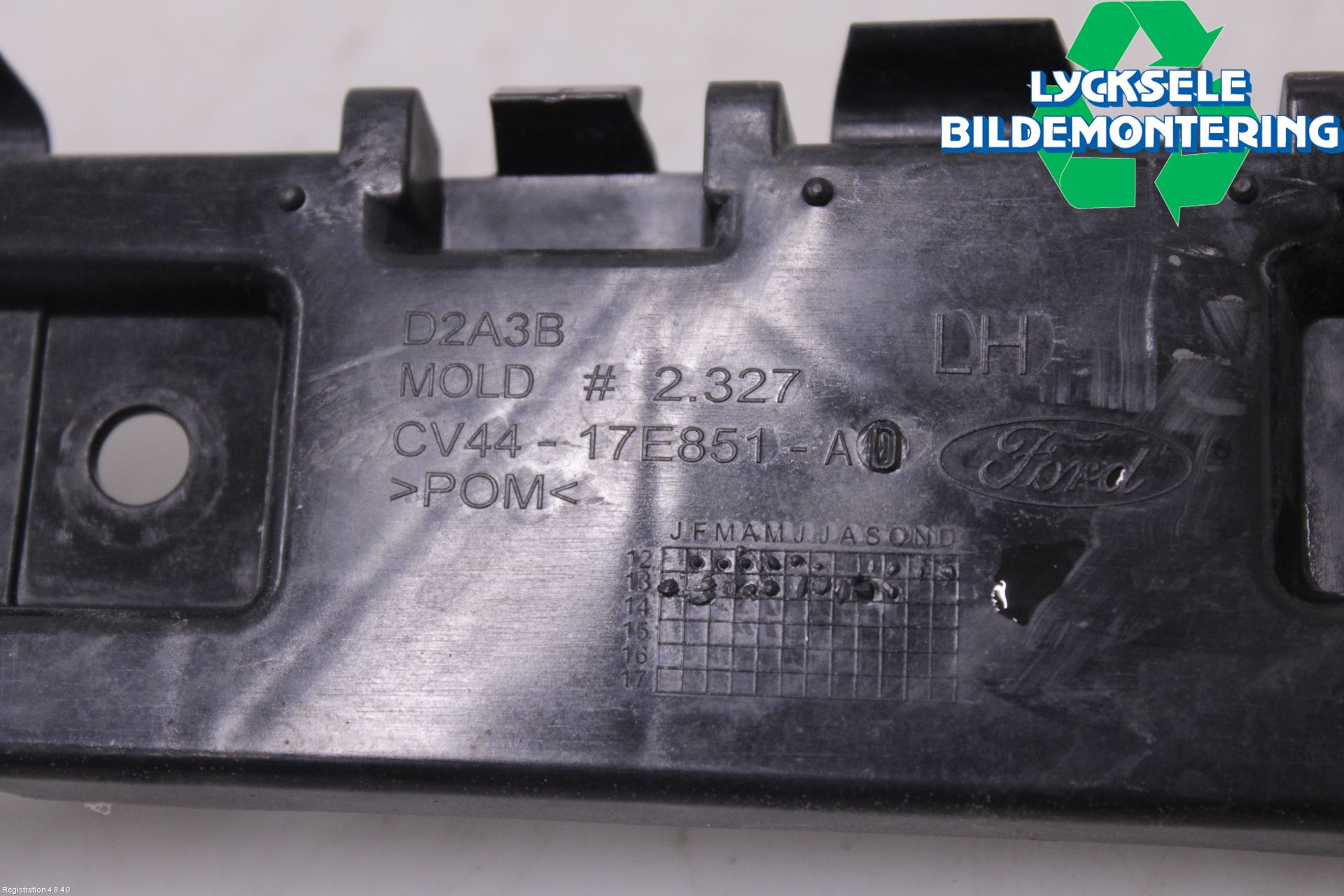 Ford KUGA 13-16 Stötfångarfäste Bak Vä