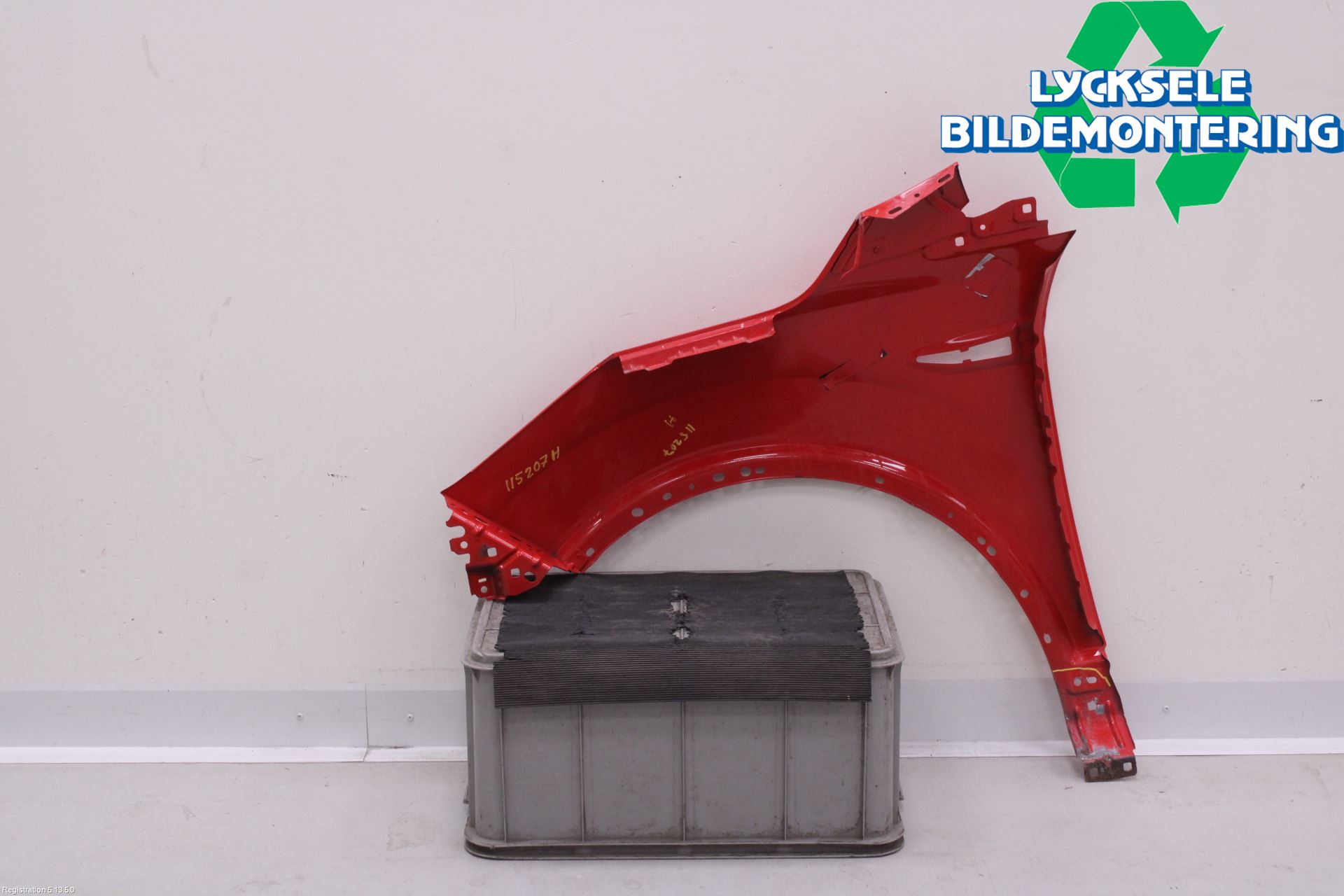 Ford KUGA 13-16 Skärm Fram Höger