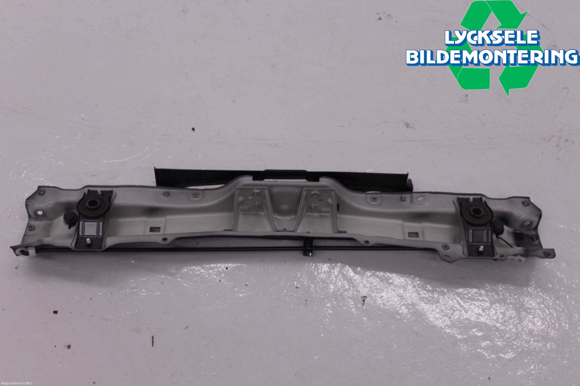 Suzuki SX4 S-CROSS 14-21 Front Huvlåsplåt-Balk