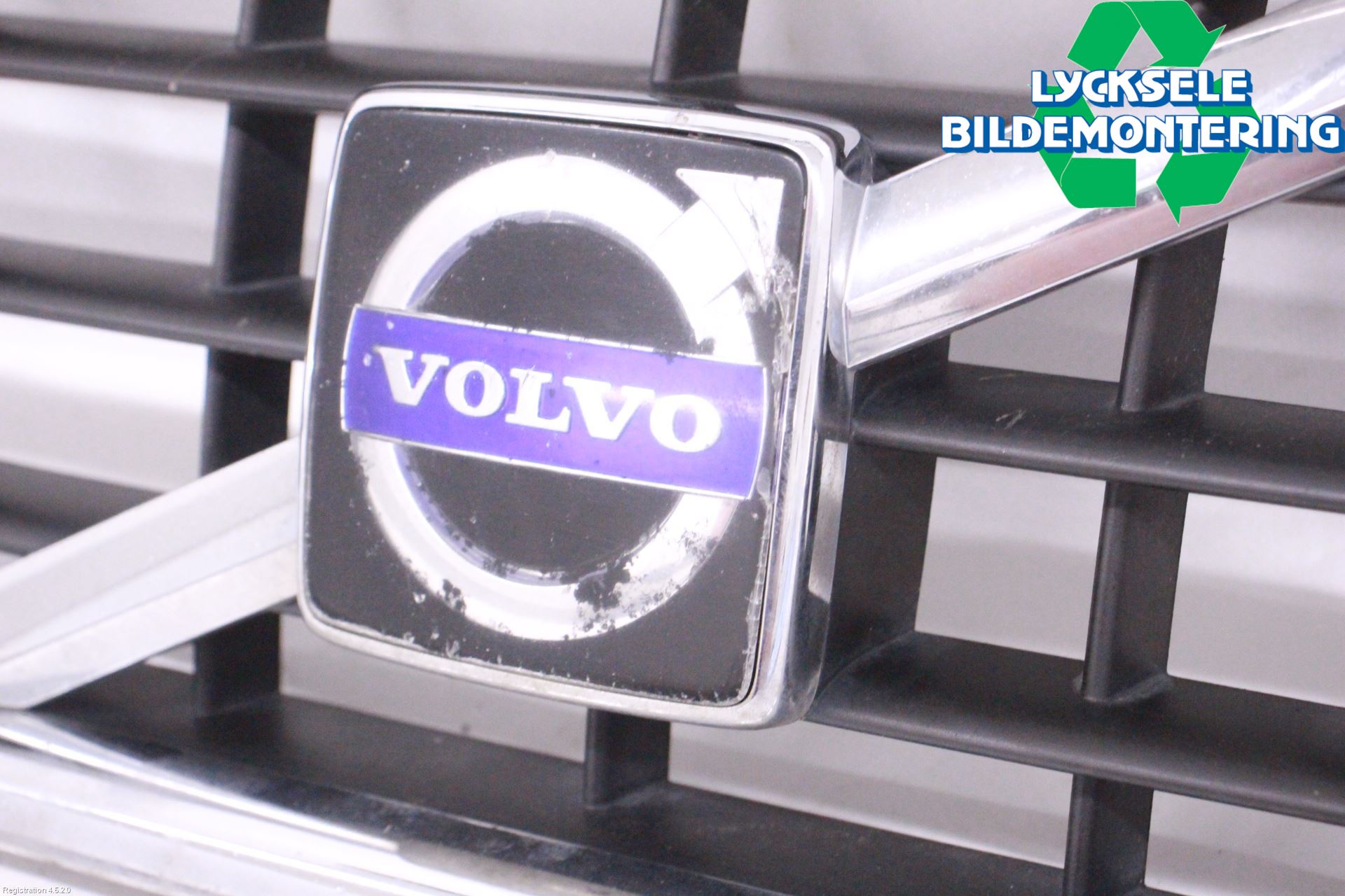 Volvo S60 05-10 Grill Komp