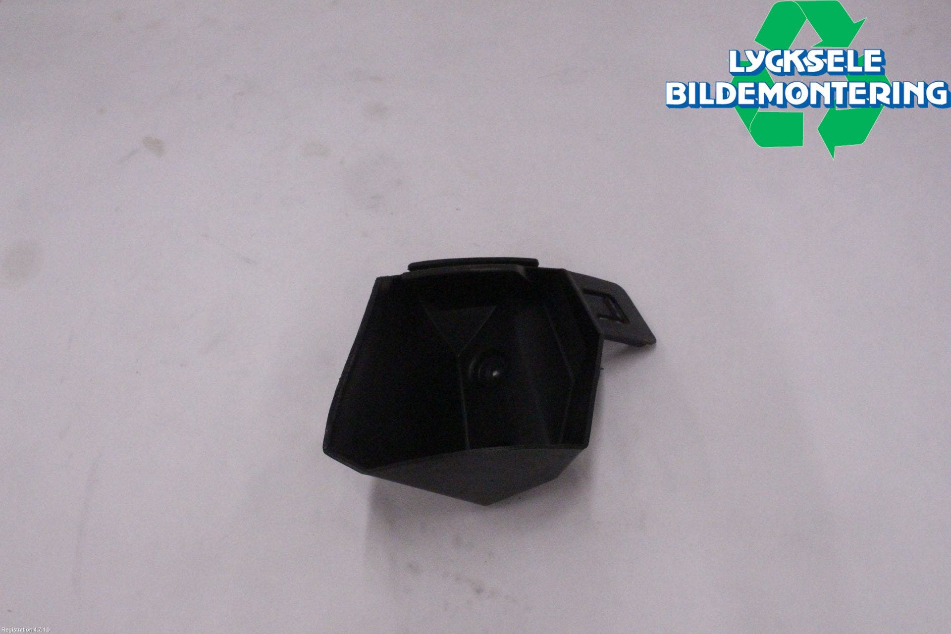 Ford FOCUS 15-18 Stötfångarfäste Bak Hö