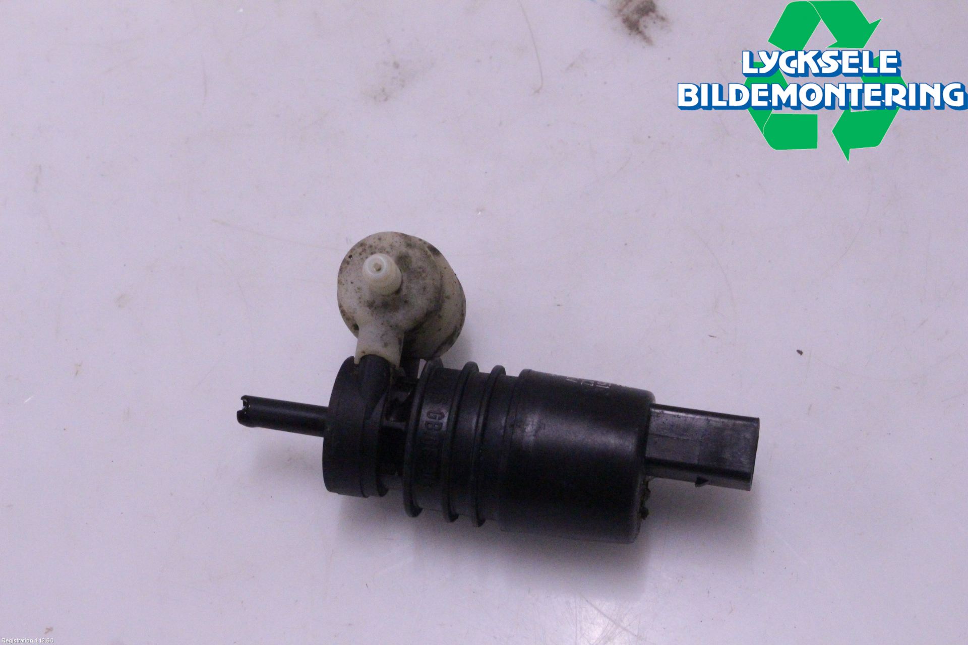 Volkswagen VW CADDY 11-15 Spolarpump Vindruta