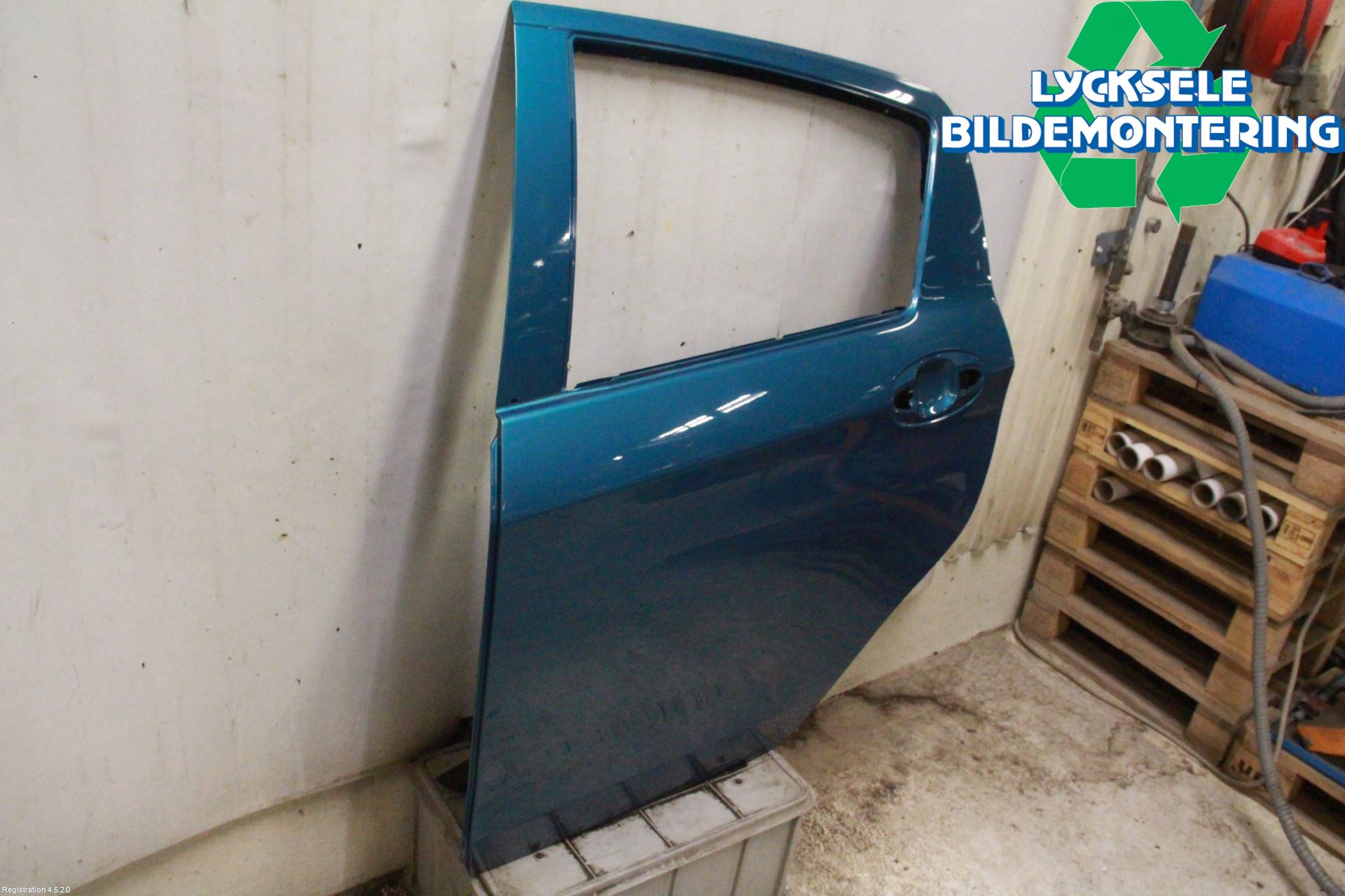 Toyota YARIS XP130 12-14 Dörr Bak Vänster