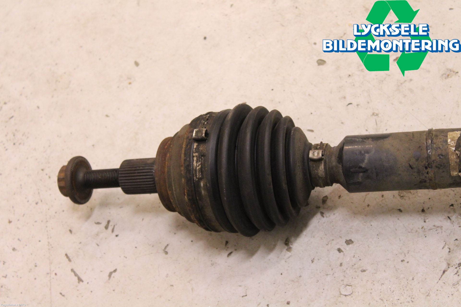 Volkswagen VW TOURAN 03-10 Drivaxel Fram Höger