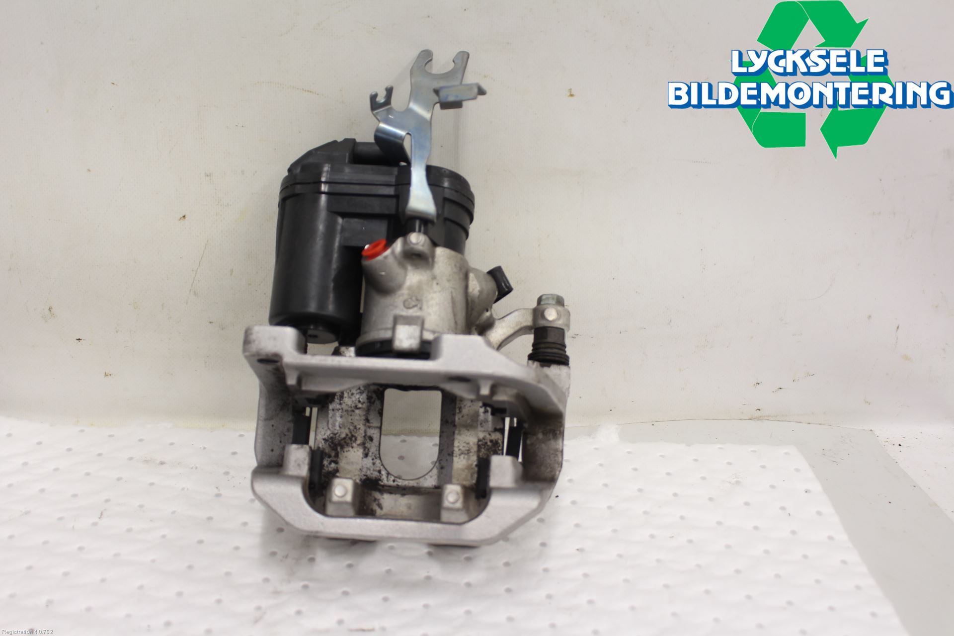 BMW 3 G20/G21/G80/G81 19- Bromsok Bak Höger