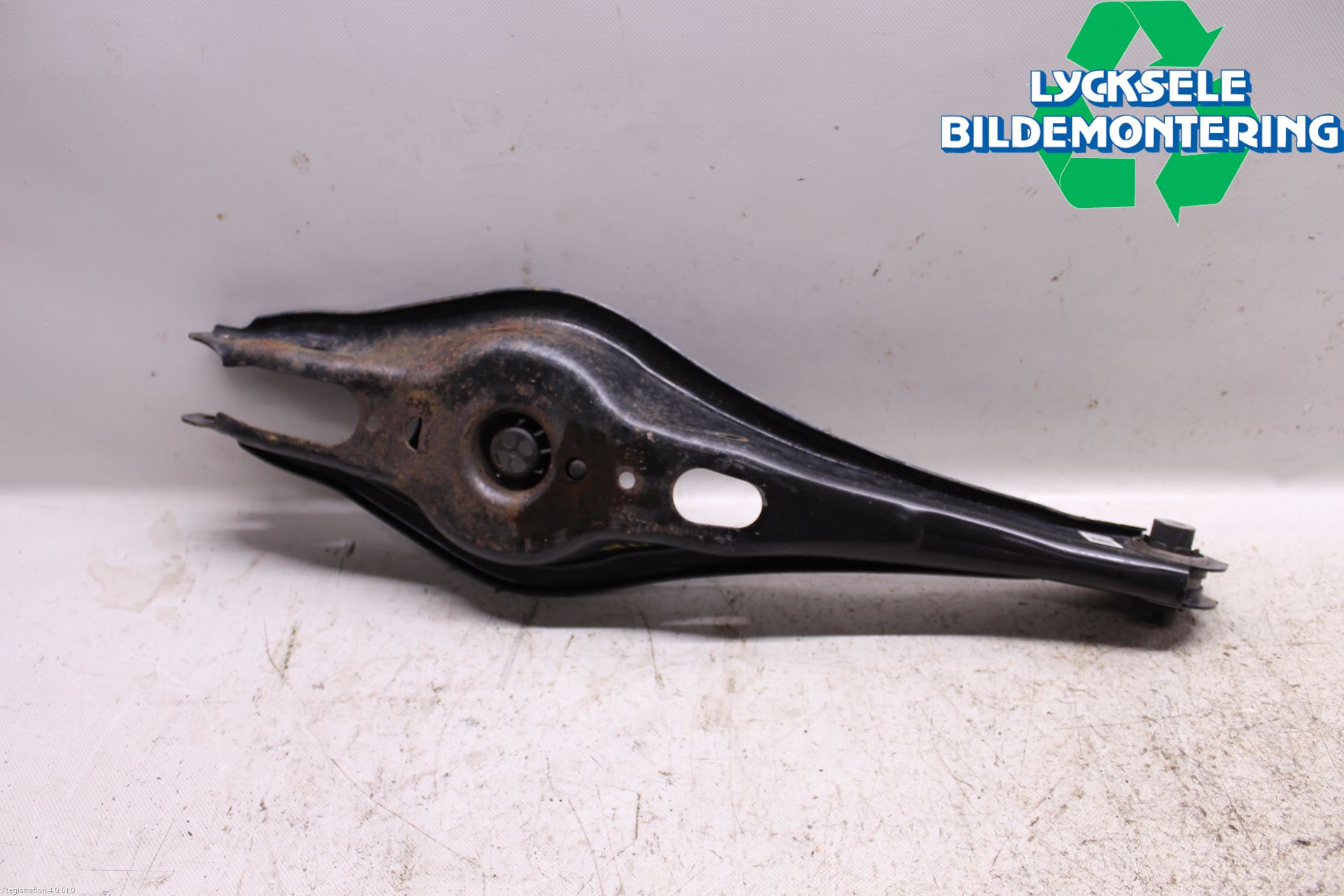 Volkswagen VW PASSAT 15-19 Bärarm Bak Höger
