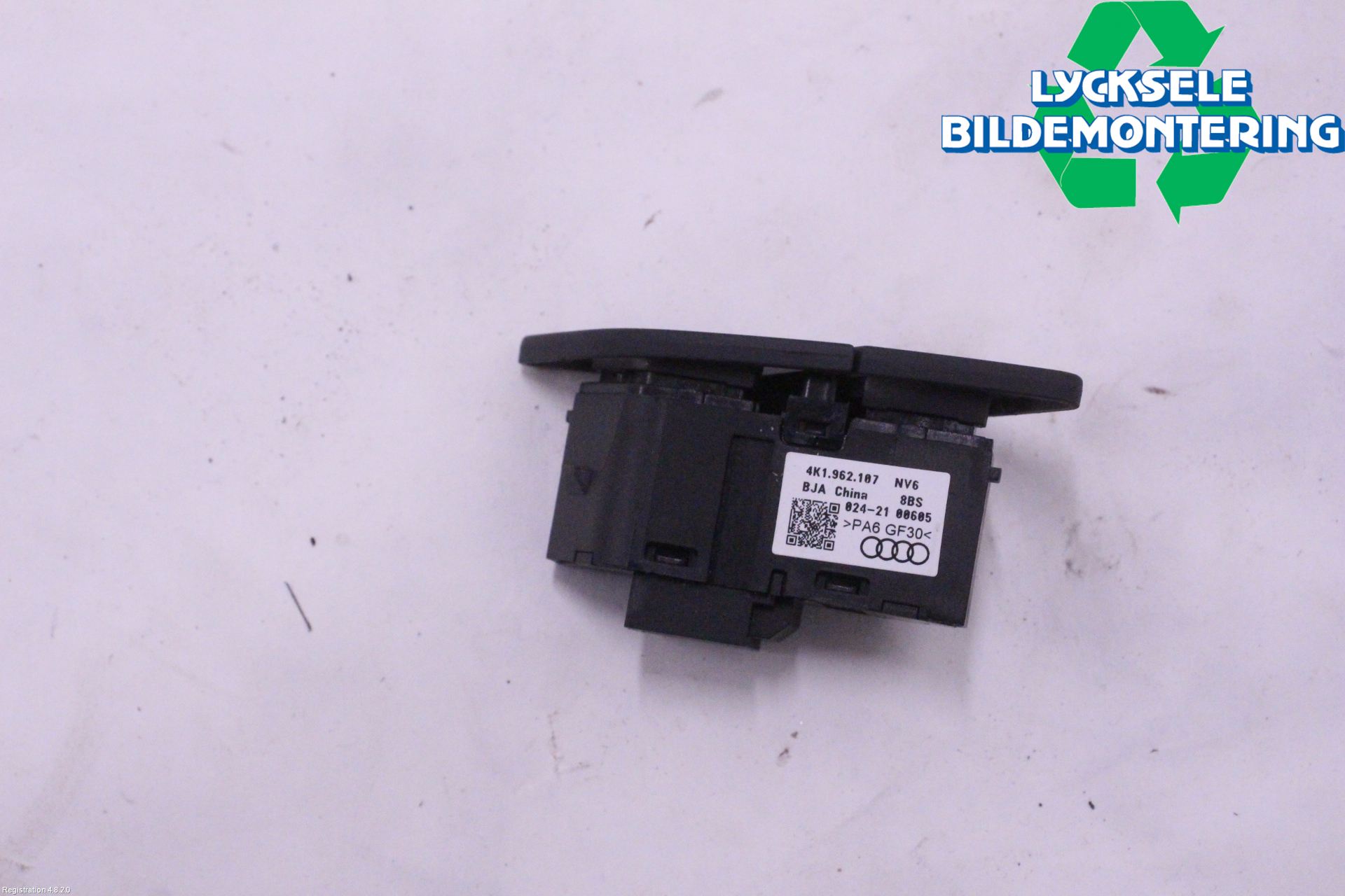 Audi A6 F2/C8 19- Strömställare Centrallås