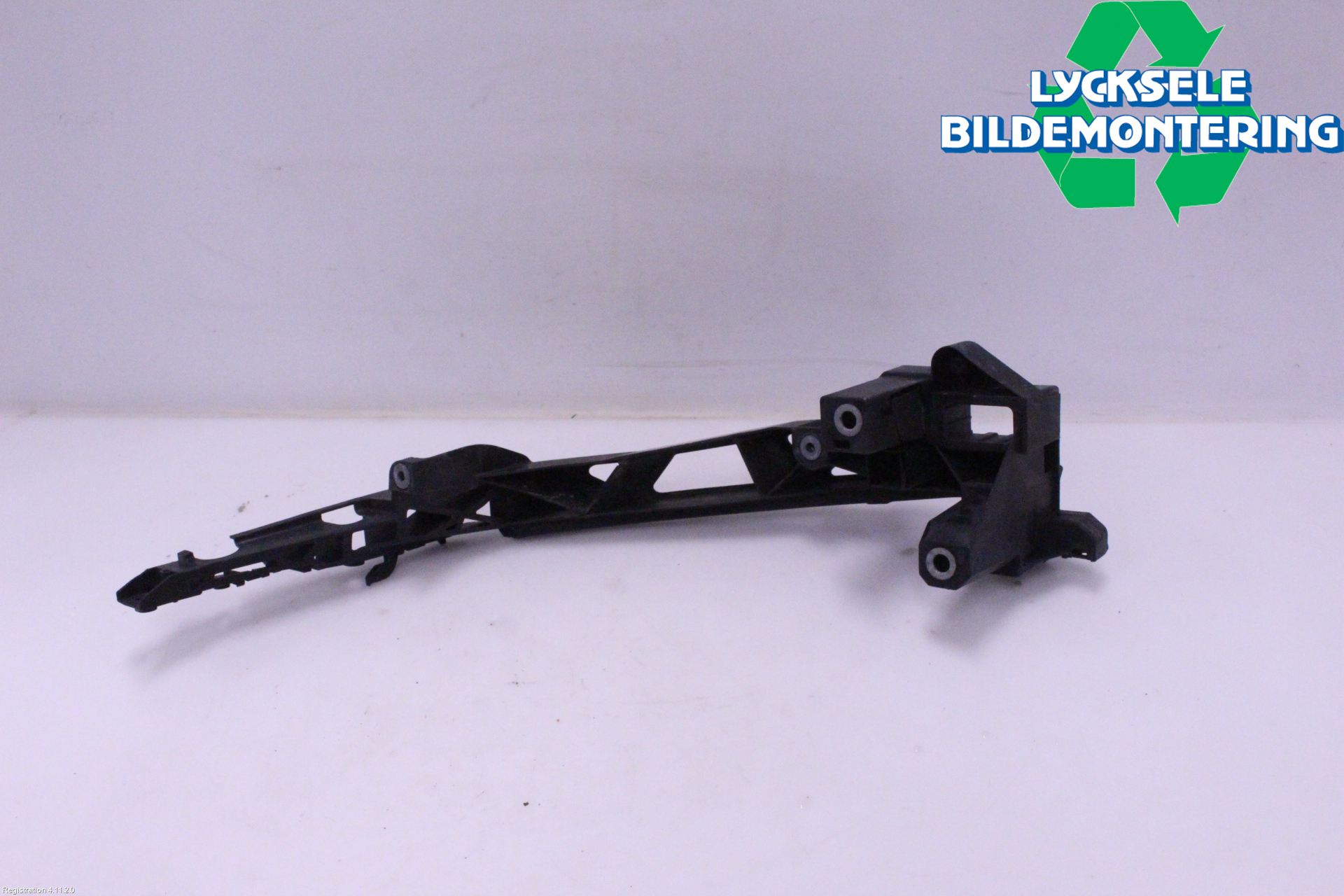 Audi Q3 8U 12-18 Strålkastarsarg Höger