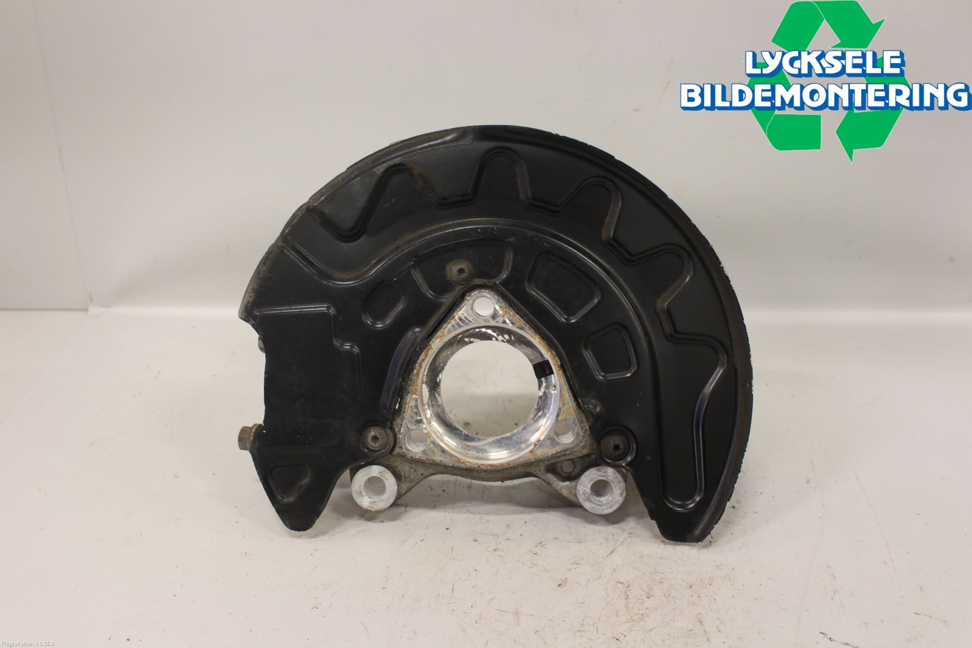 Volkswagen VW PASSAT 15-19 Styrspindel Lagerhus Hö