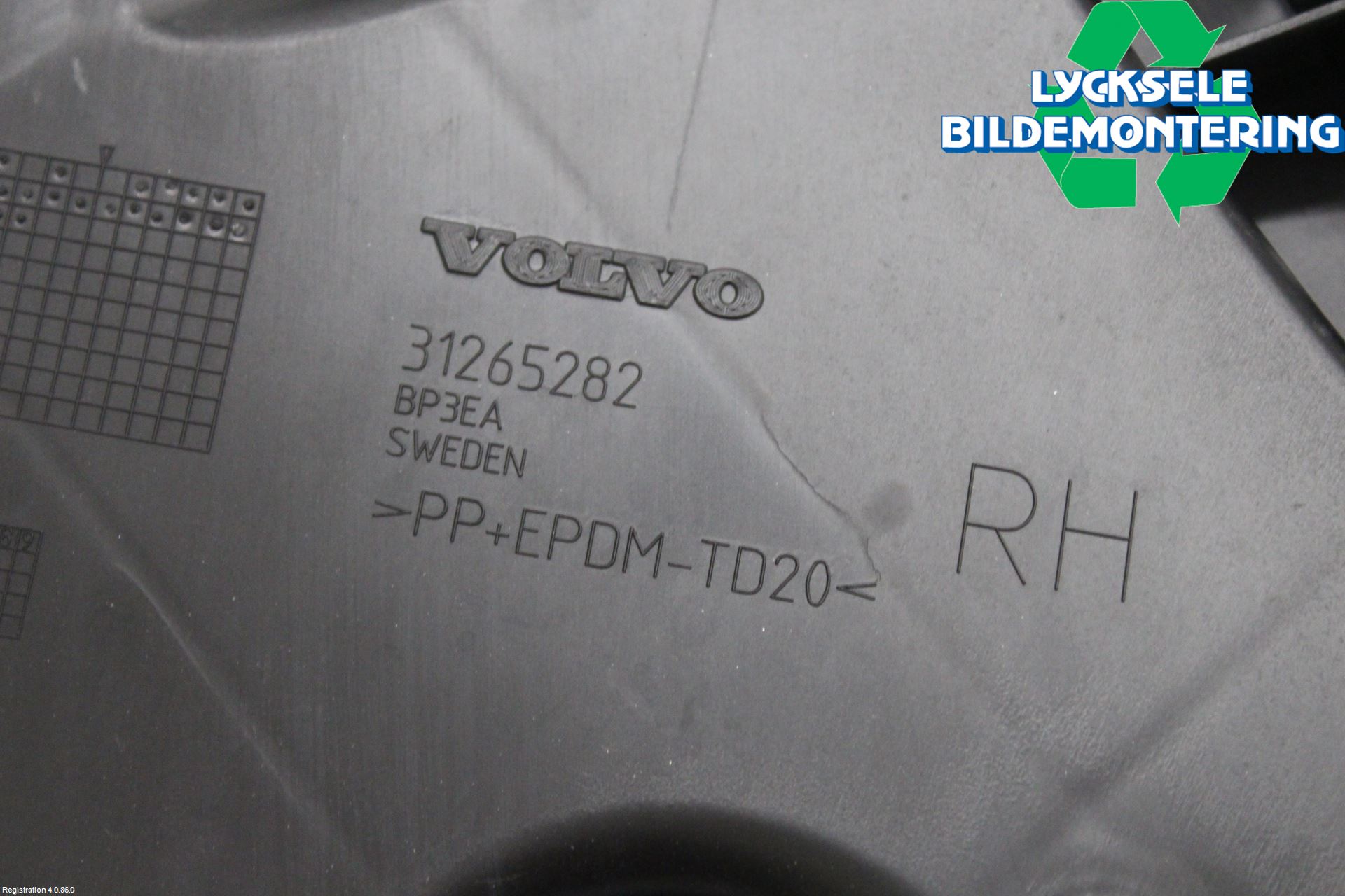 Volvo V60 11-13 Stötfångarfäste Bak Hö