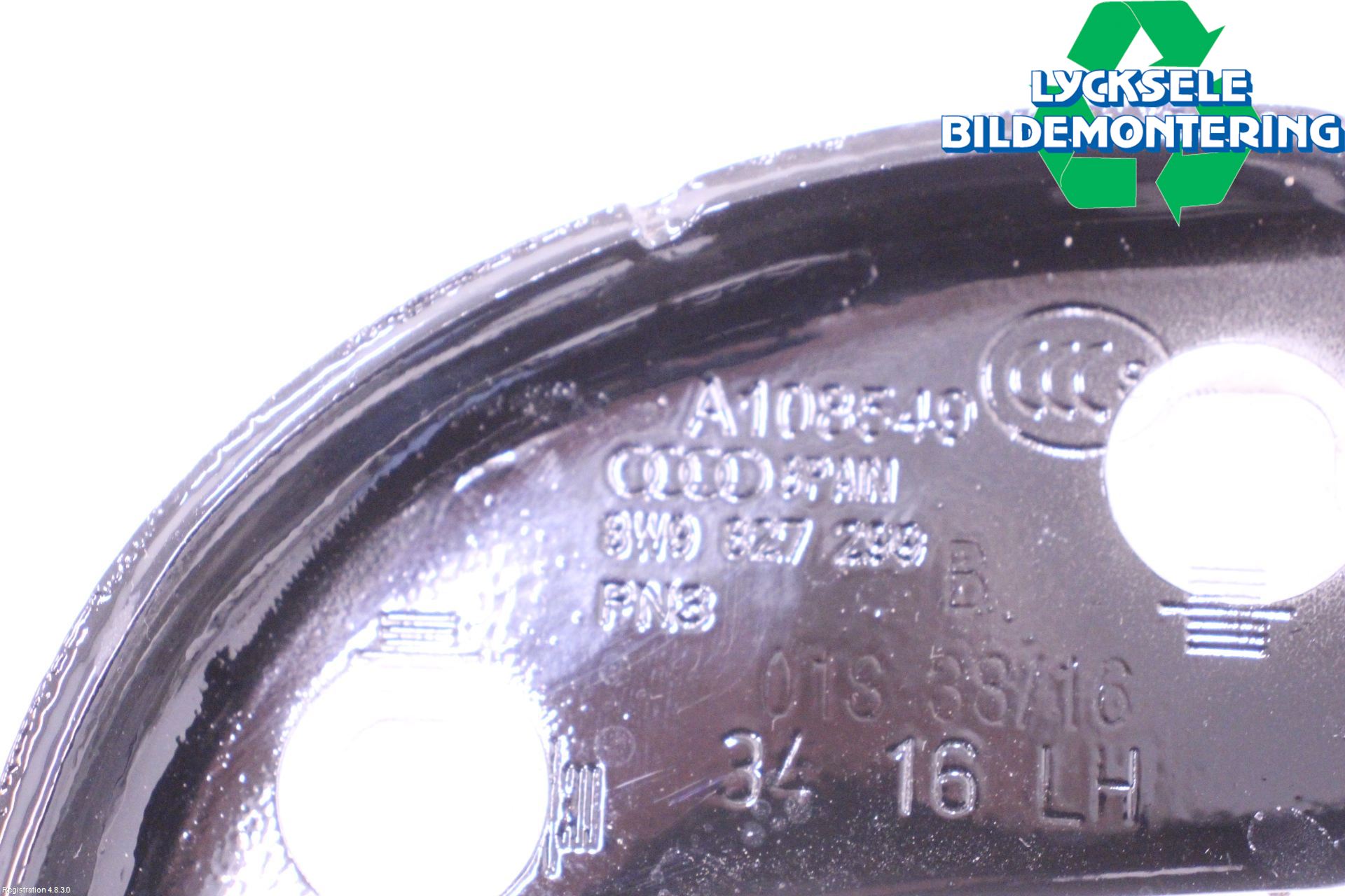 Audi A4/S4 B9 16-19 Bakluckegångjärn Vä