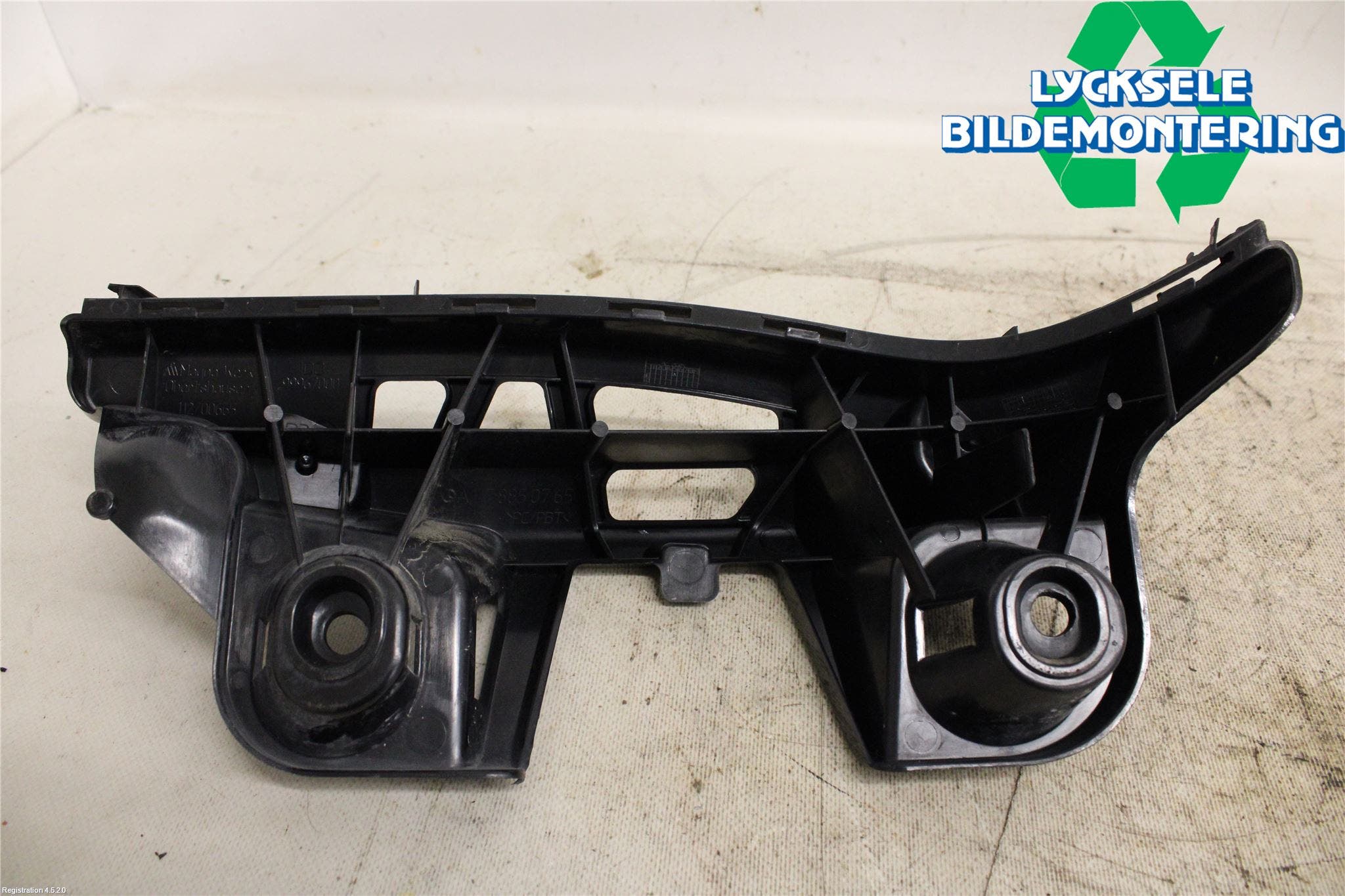 Mercedes-Benz MB CLA-KLASS (C117/X117) 13-19 Stötfångarfäste Bak Vä