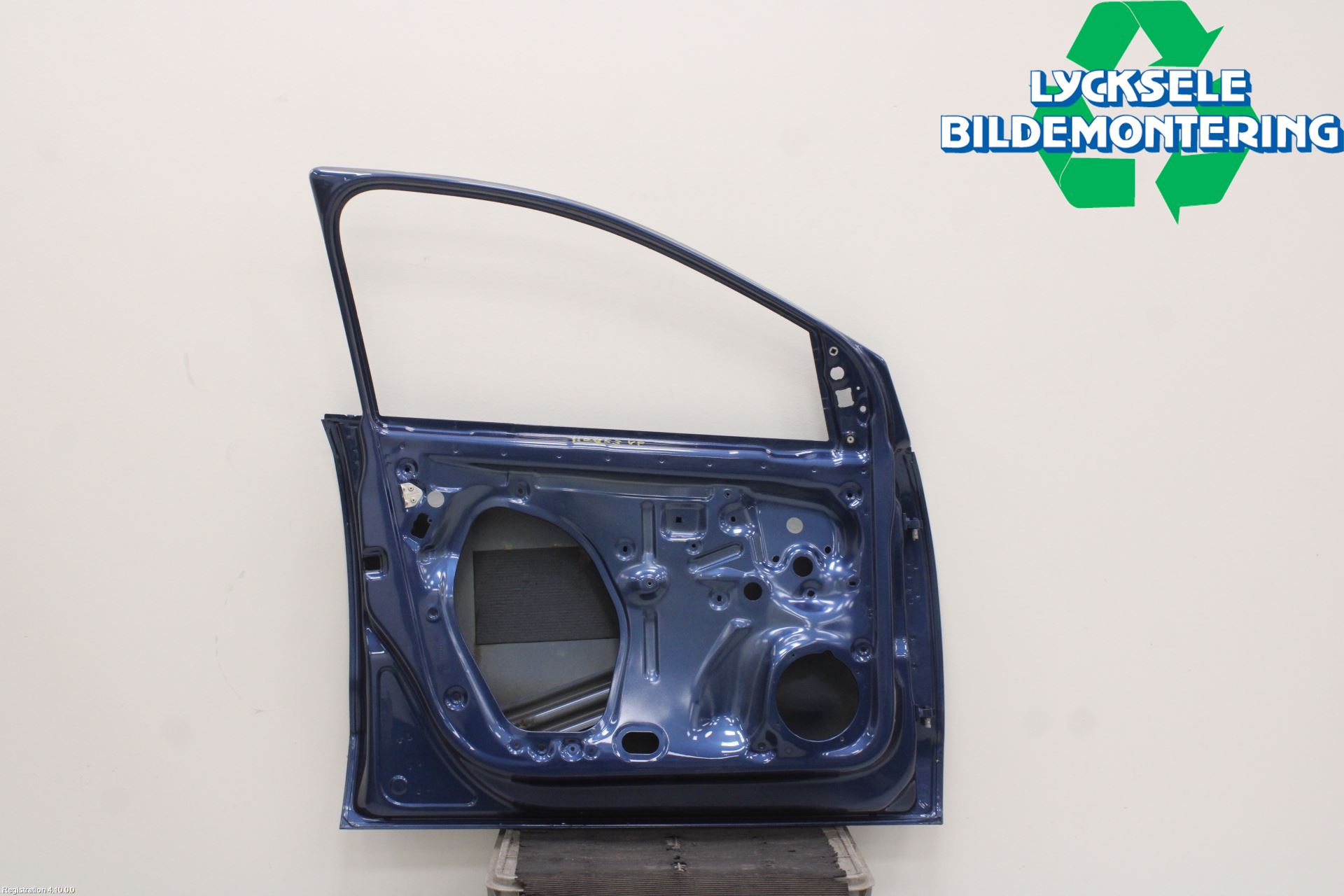Volkswagen VW POLO 10-17 Dörr Fram Vänster