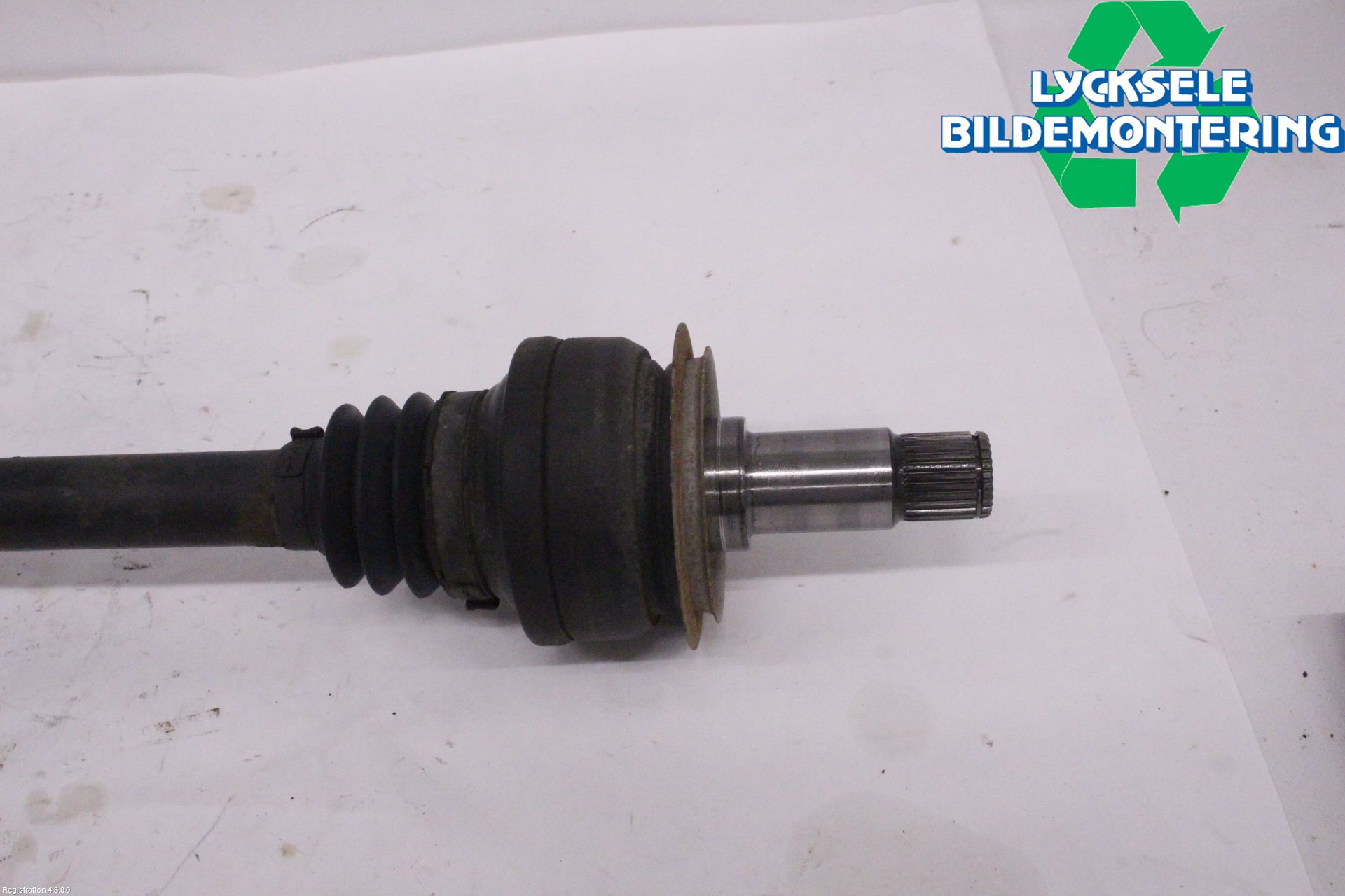 Mercedes-Benz MB CLS (C218/X218) 11-17 Drivaxel Bak Höger
