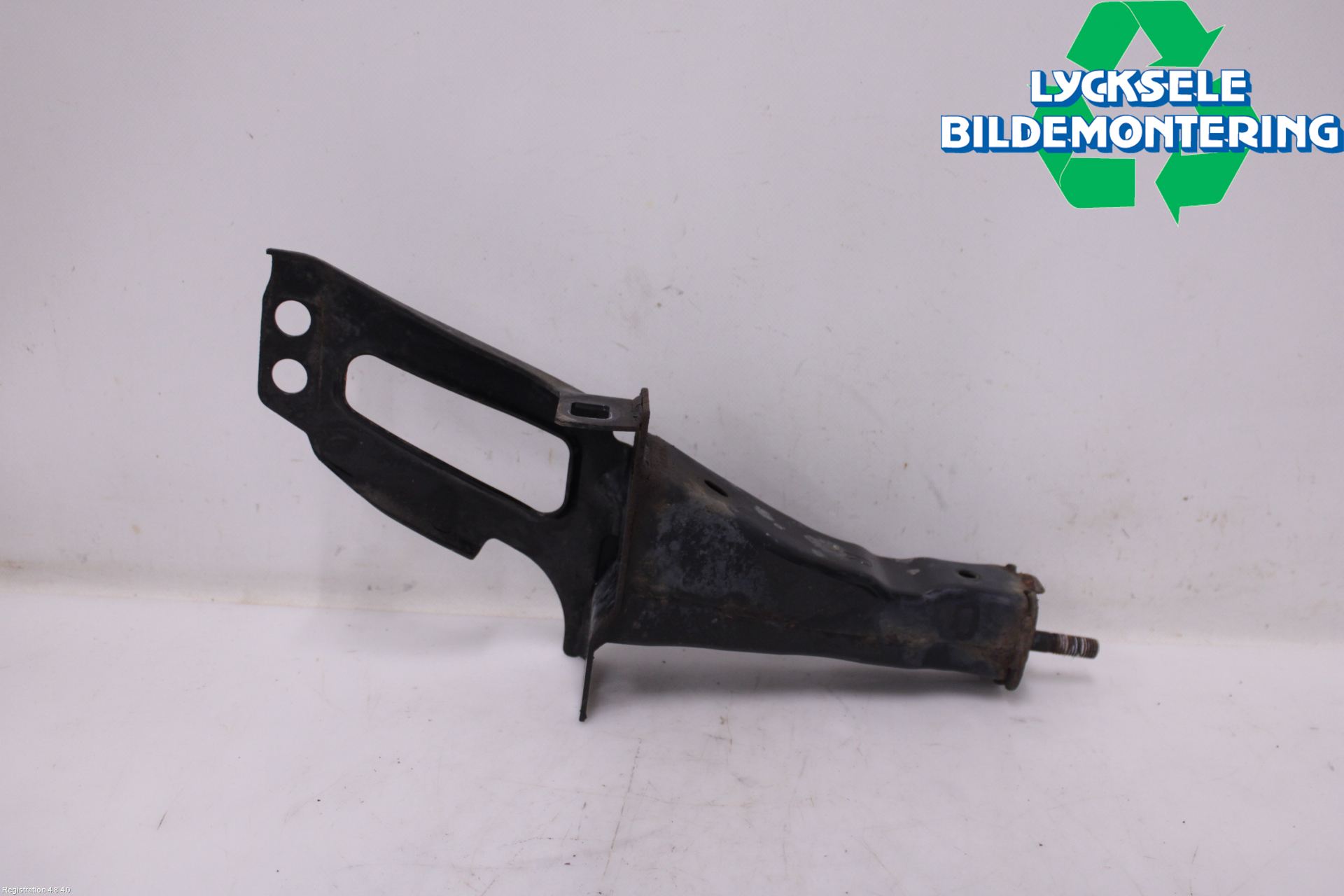 Volvo XC70 08-13 Stötfångarbärjärn Fram