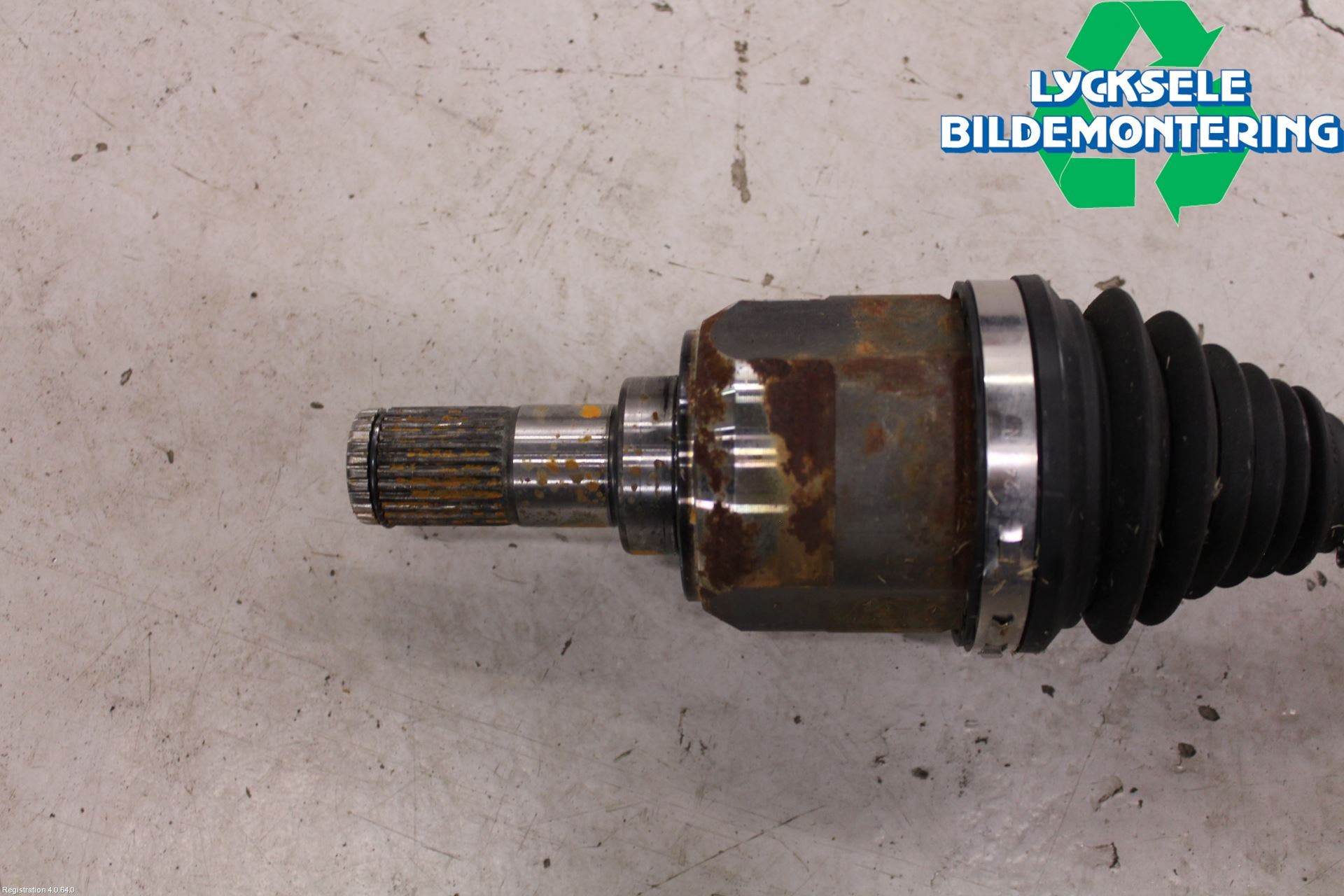 Kia CEED 12-18 Drivaxel Fram Höger