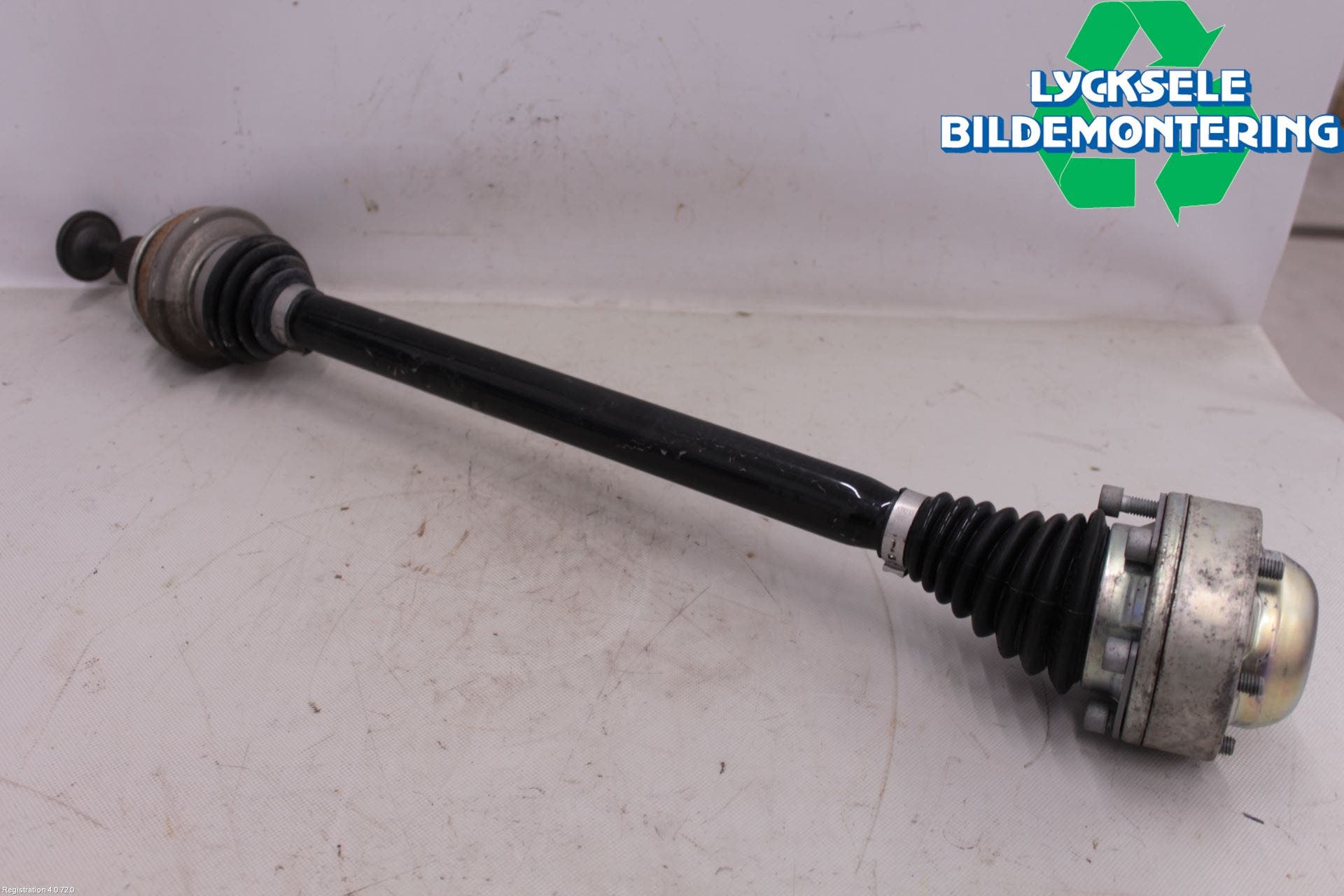 Audi A4/S4 B9 20- Drivaxel Bak Höger