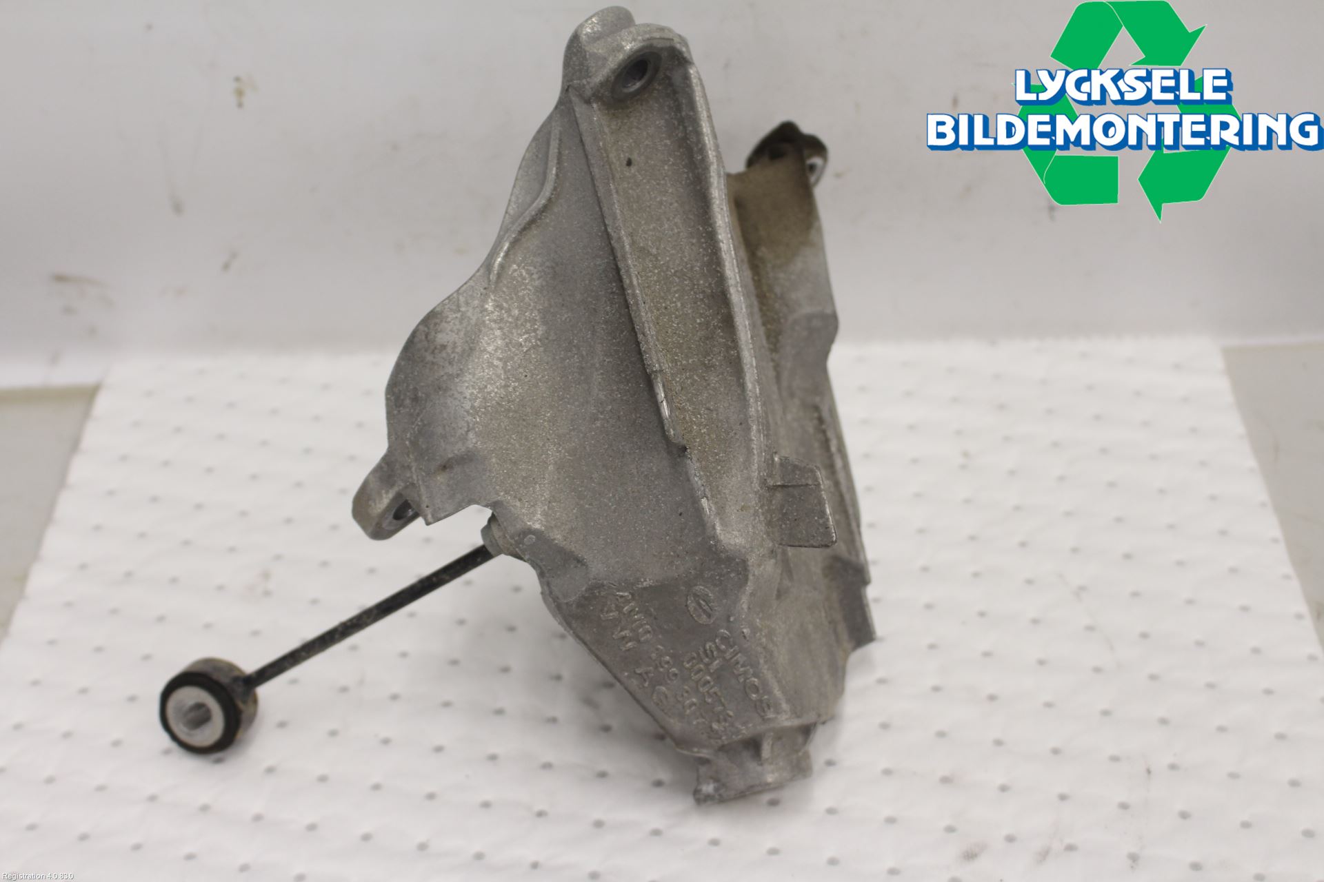 Audi A6 F2/C8 19- Motorfäste