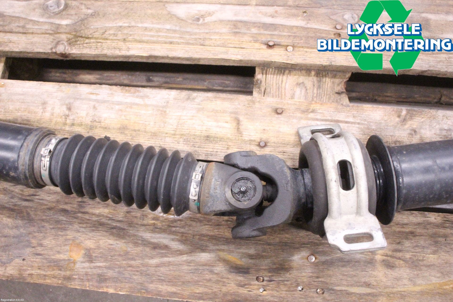 Toyota HILUX 16- Mellanaxel Komp