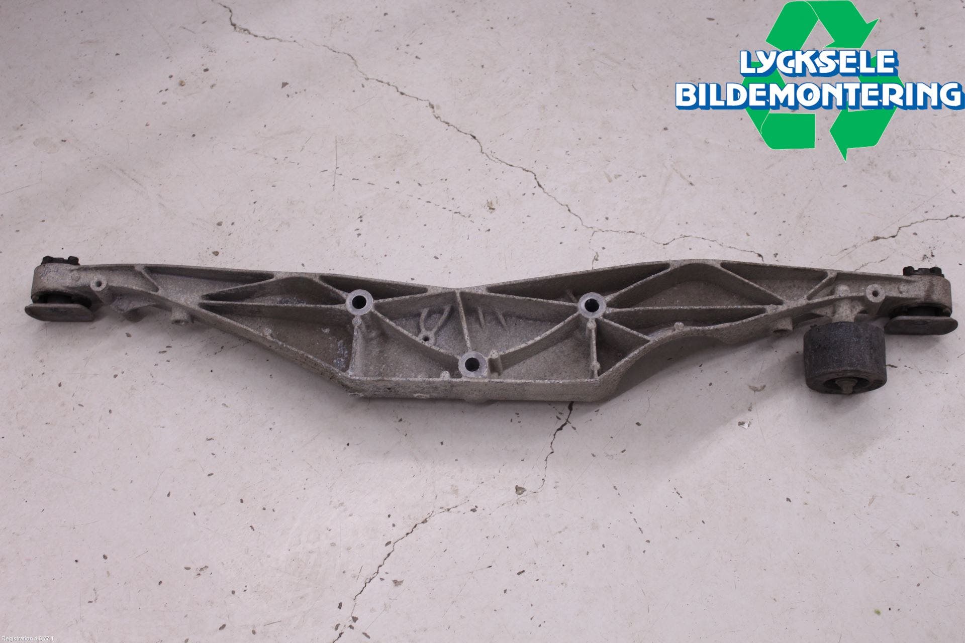 BMW X1 F48 15-22 Bakaxelbalk