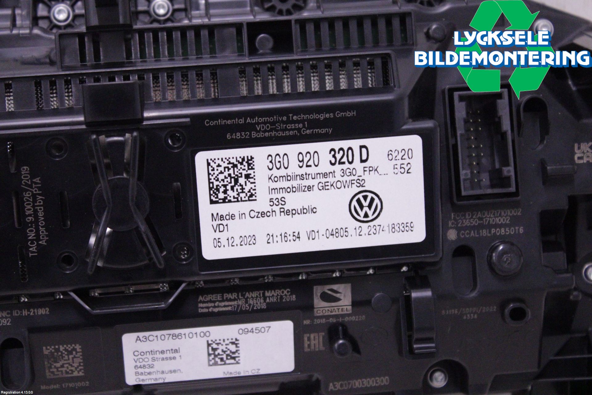 Volkswagen VW PASSAT 20-24 Instrument Komb