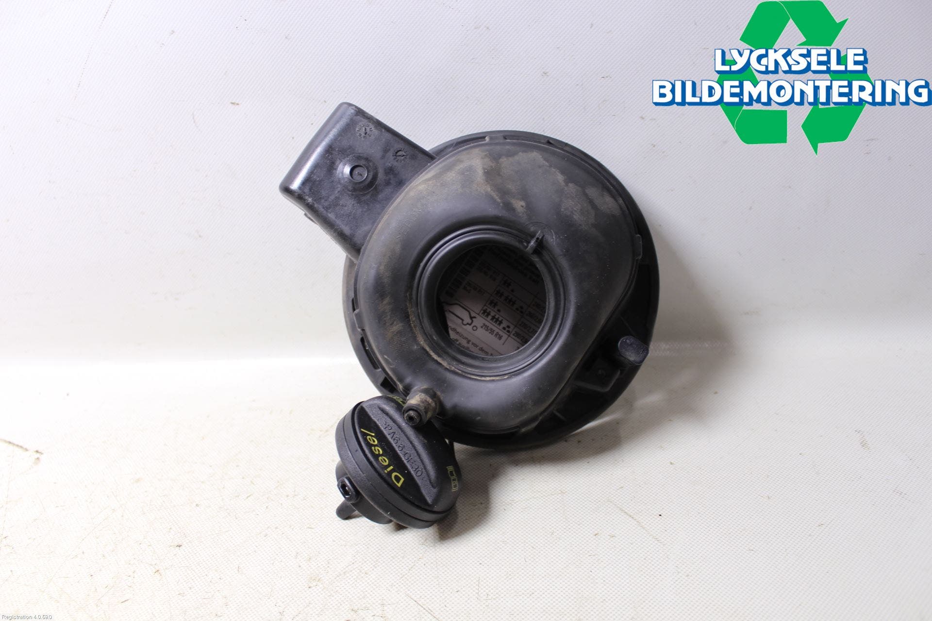 Volkswagen VW PASSAT 15-19 Tanklucka