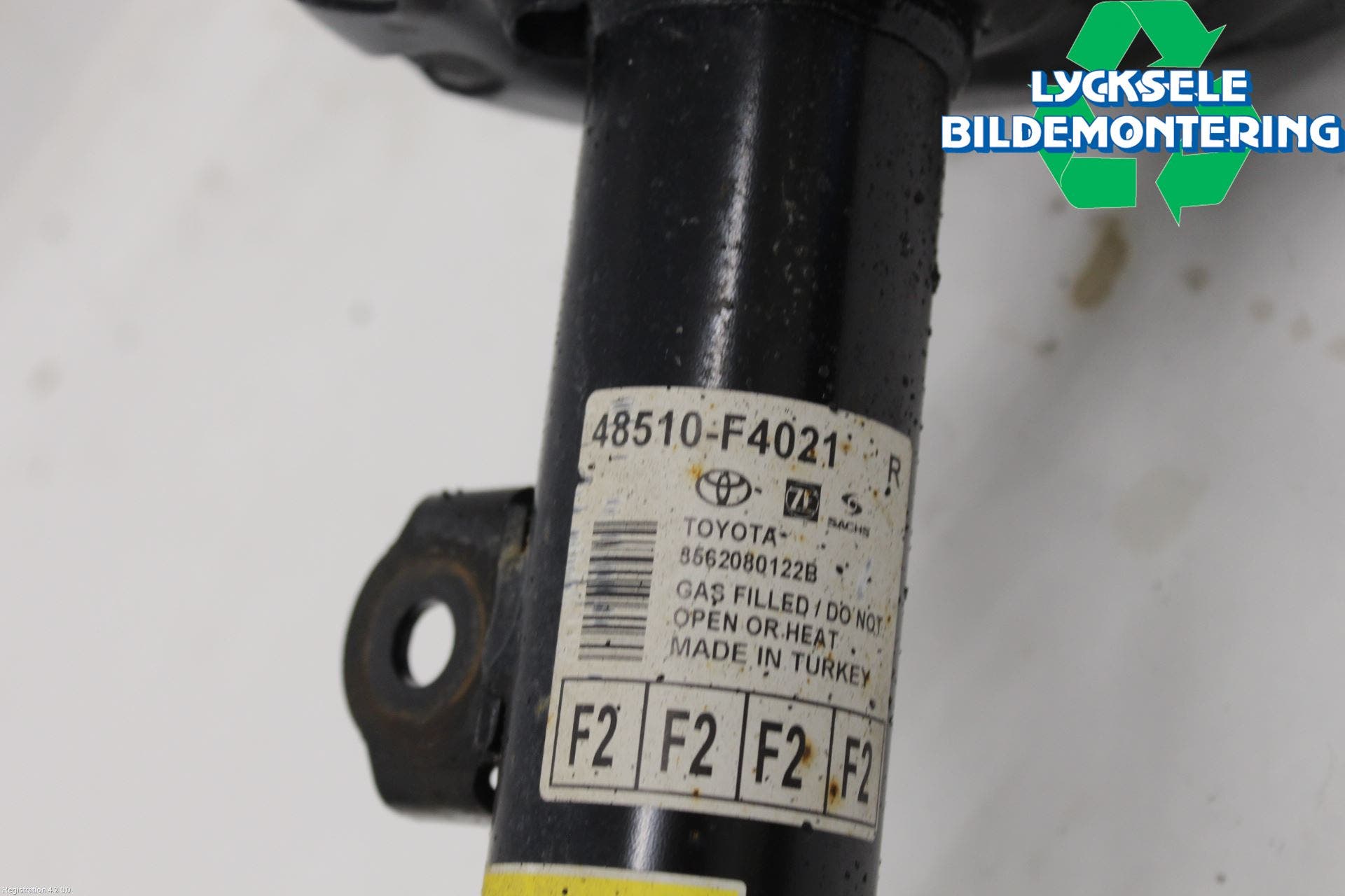 Toyota C-HR 16-23 Fjäderben Fram Höger