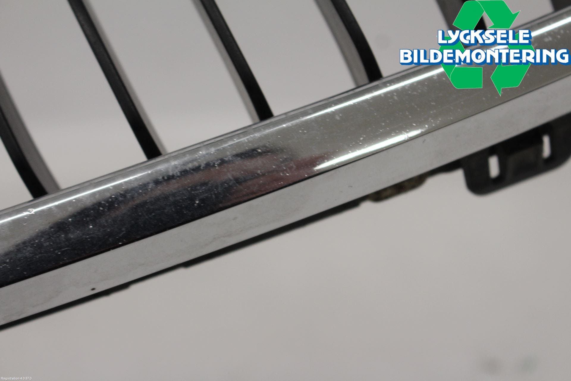 BMW 3 E90/91 SED/TOU 05-12 Grilldel Höger