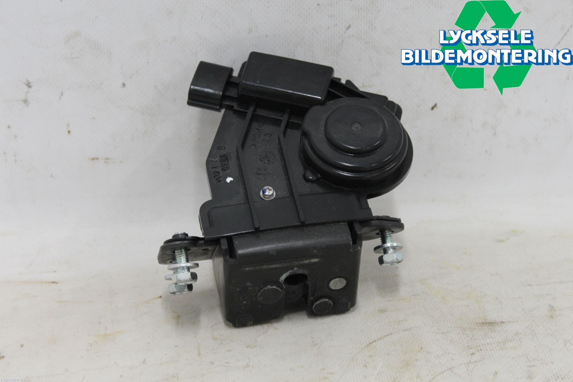 Toyota AVENSIS 16-18 Låskista Baklucka