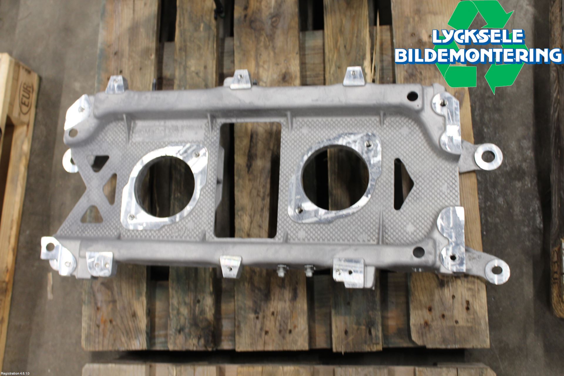 Ford MUSTANG Mach-E 21- Motorfäste