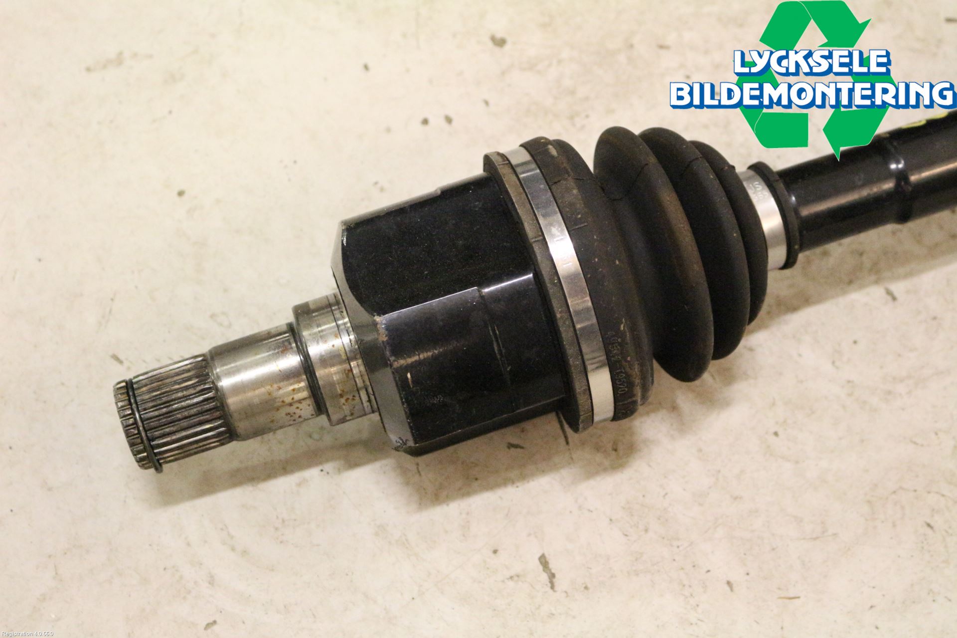 Hyundai i40 08-15 Drivaxel Fram Höger