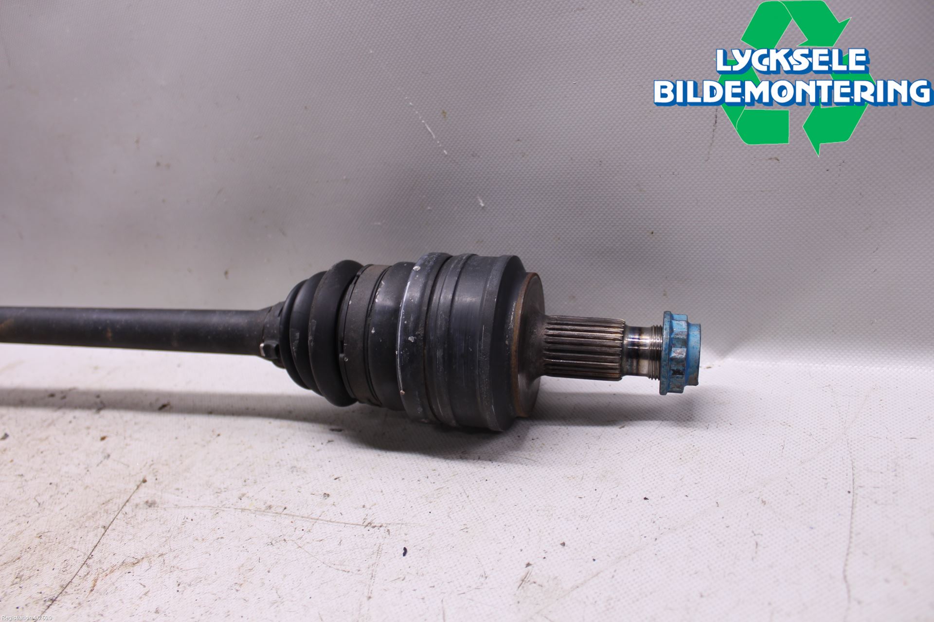 Mercedes-Benz MB C-KLASS (W205) 14-21 Drivaxel Bak Vänster