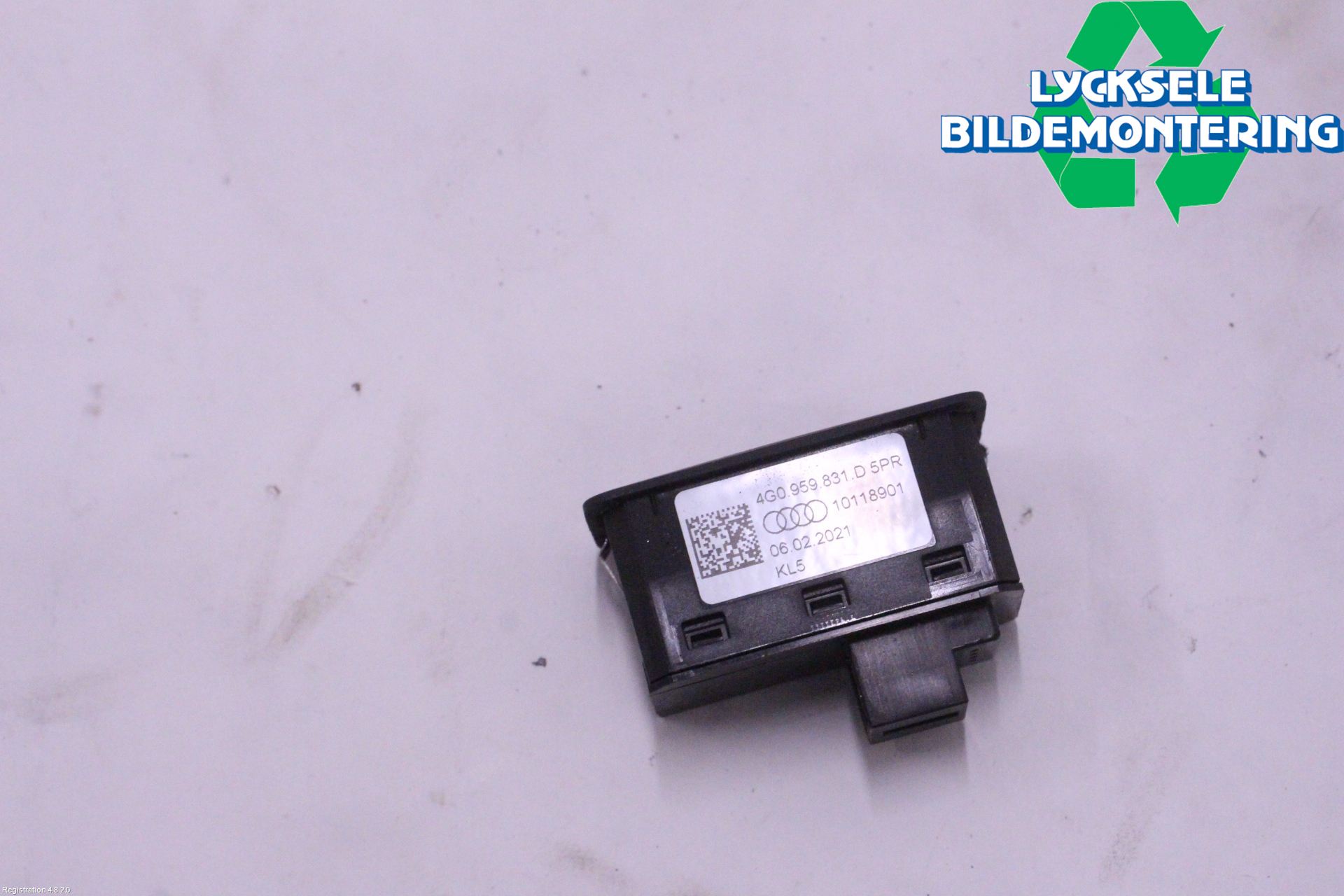 Audi A6 F2/C8 19- Strömställare Baklucka