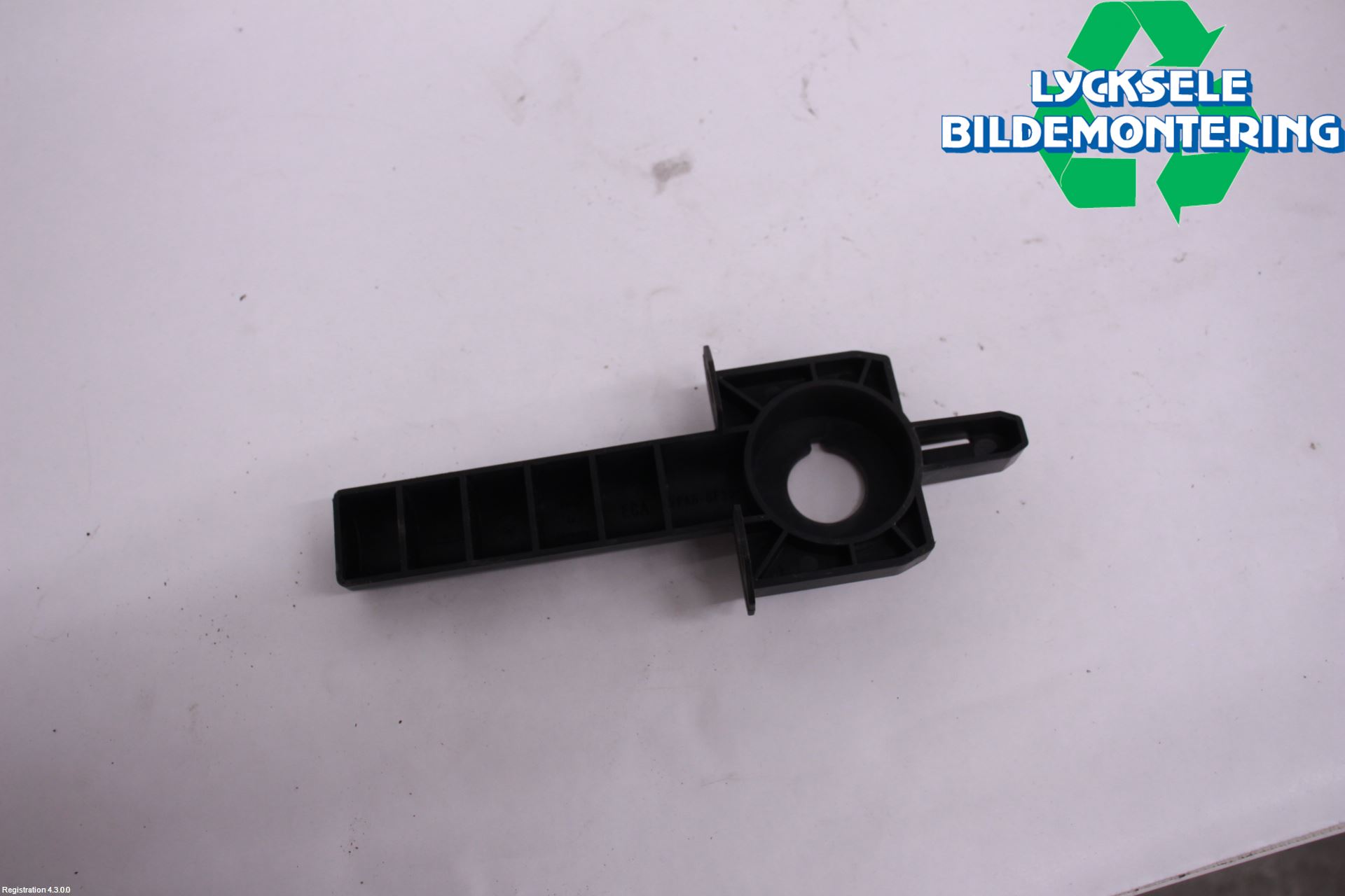 Audi A6 F2/C8 19- Kylarfäste-Ram-Balk