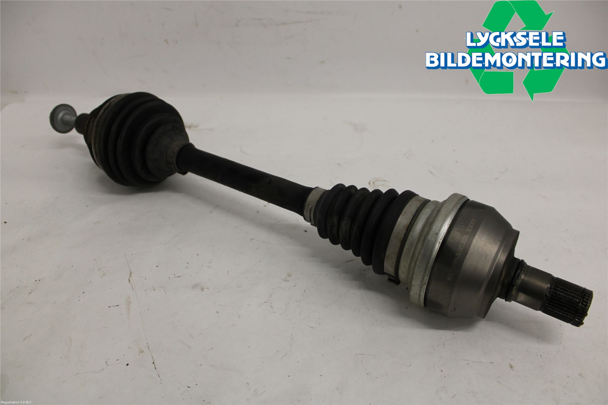 Volkswagen VW TIGUAN 16-24 Drivaxel Fram Vänster