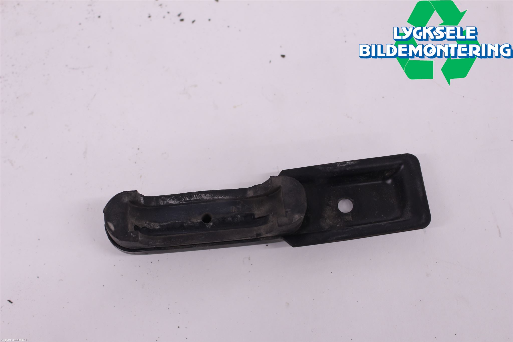 Volvo 940 91-98 Kylarfäste-Ram-Balk