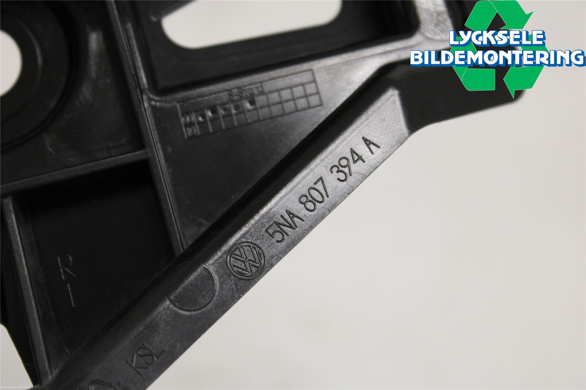 Volkswagen VW TIGUAN 16-24 Stötfångarfäste Bak Hö