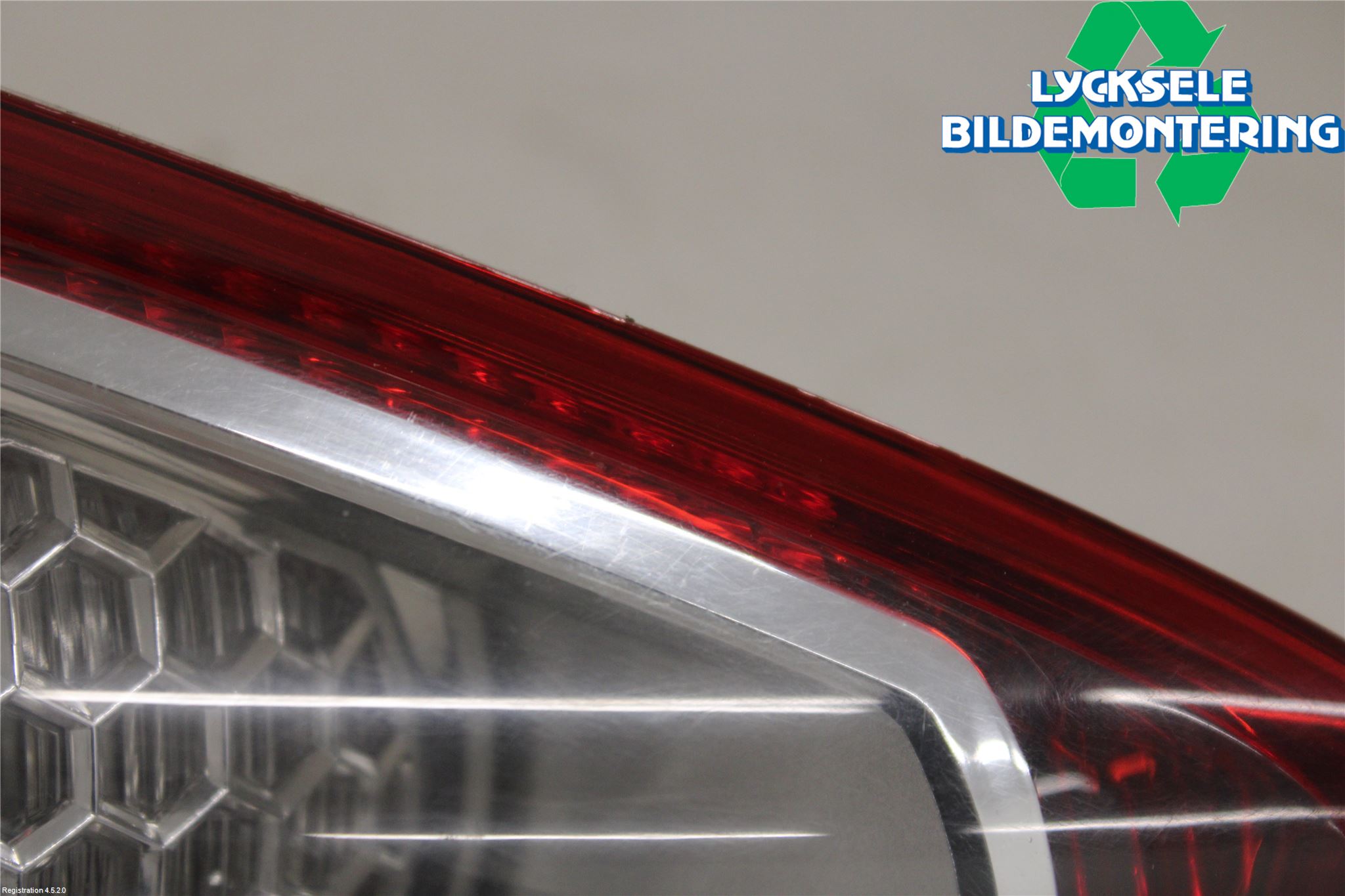 Ford KUGA 08-12 Bakljus Lucka Vä