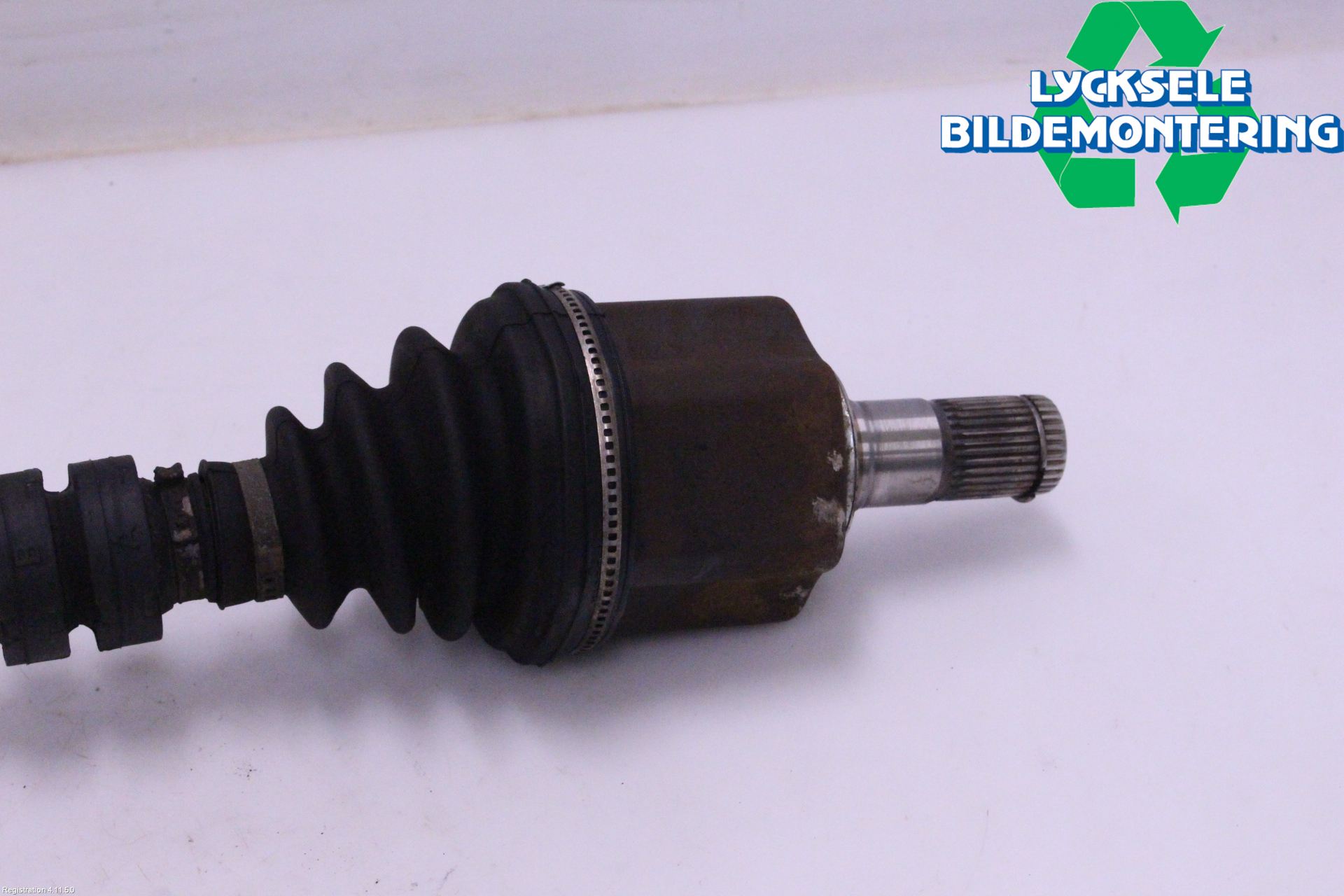 Nissan QASHQAI 10-14 Drivaxel Fram Vänster