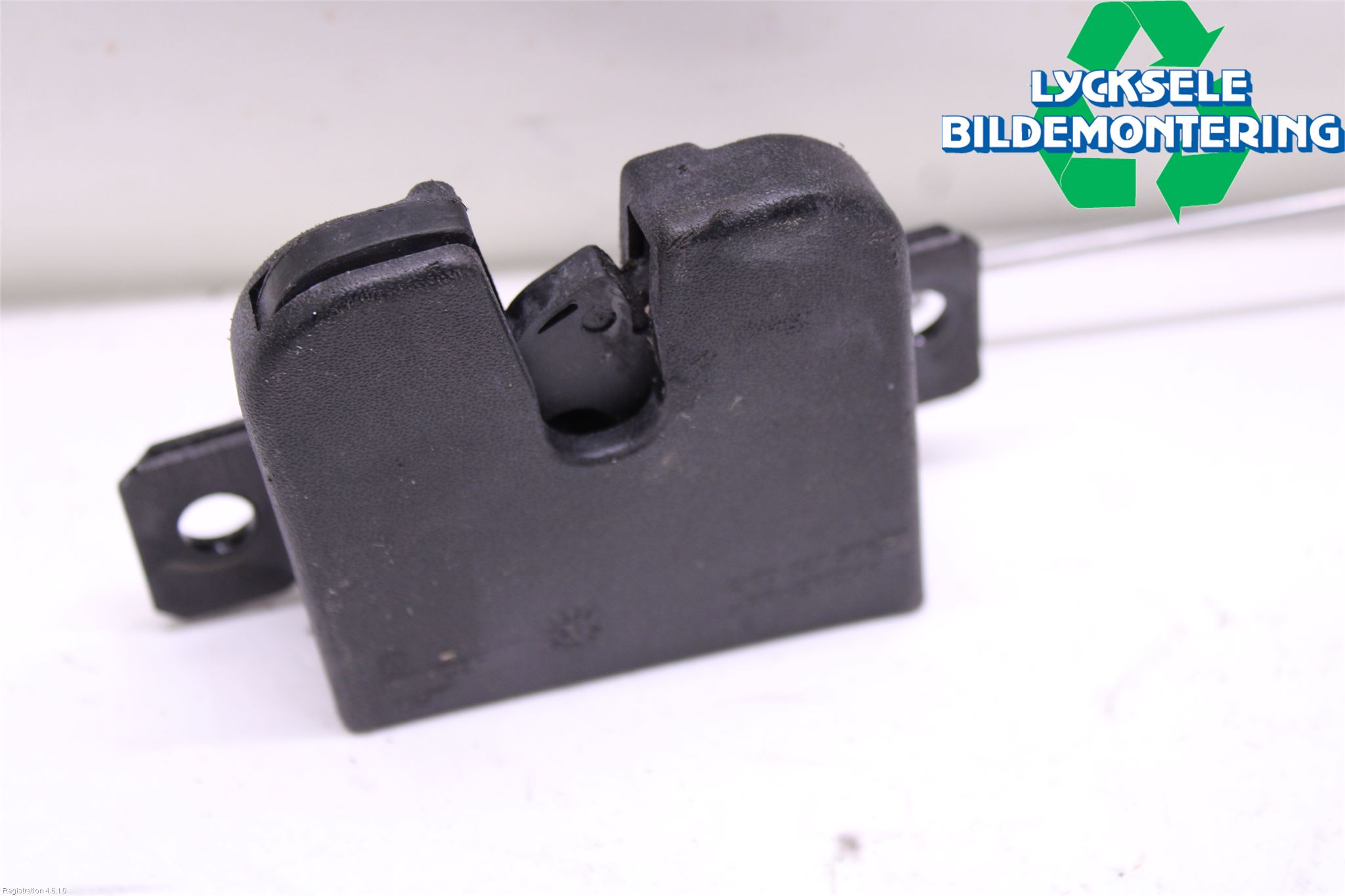 Volkswagen VW CADDY 11-15 Låskista Baklucka