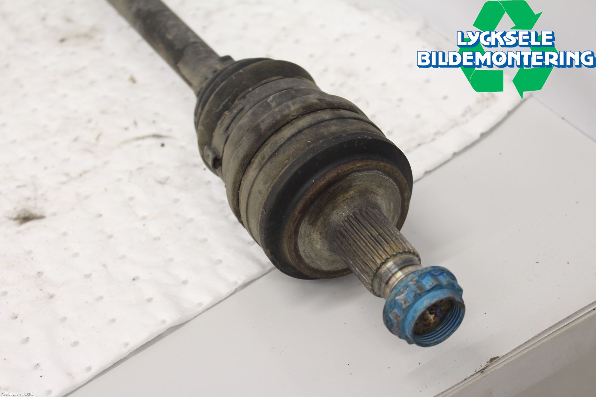 Mercedes-Benz MB C-KLASS (W205) 14-21 Drivaxel Bak Höger